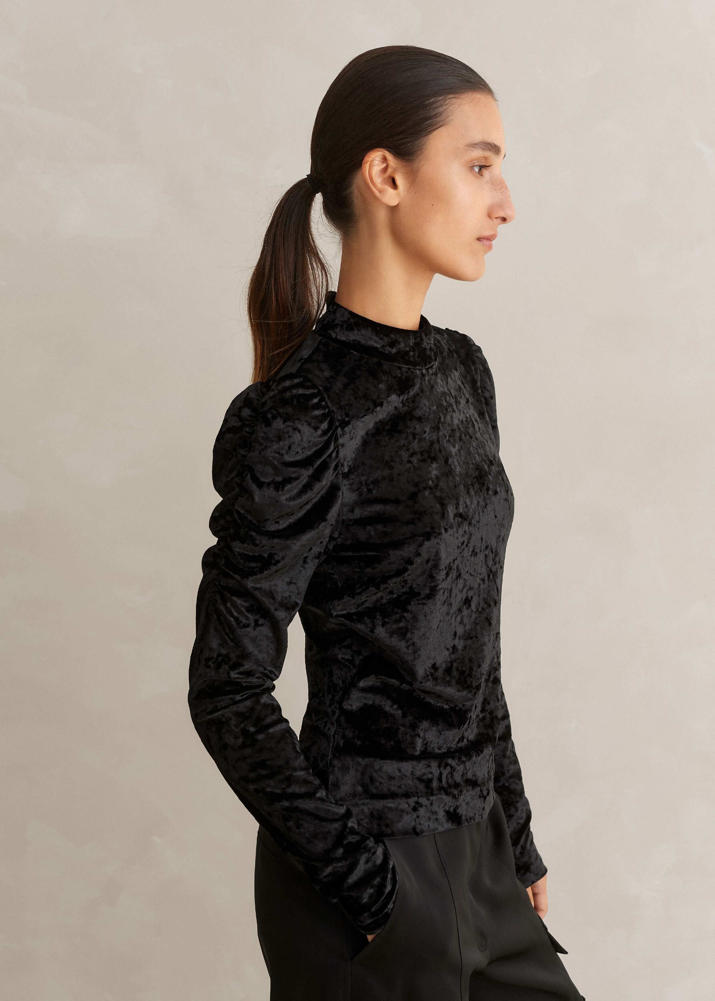 Andmary Ruth velour tops black Women's Black Crushed Stretch