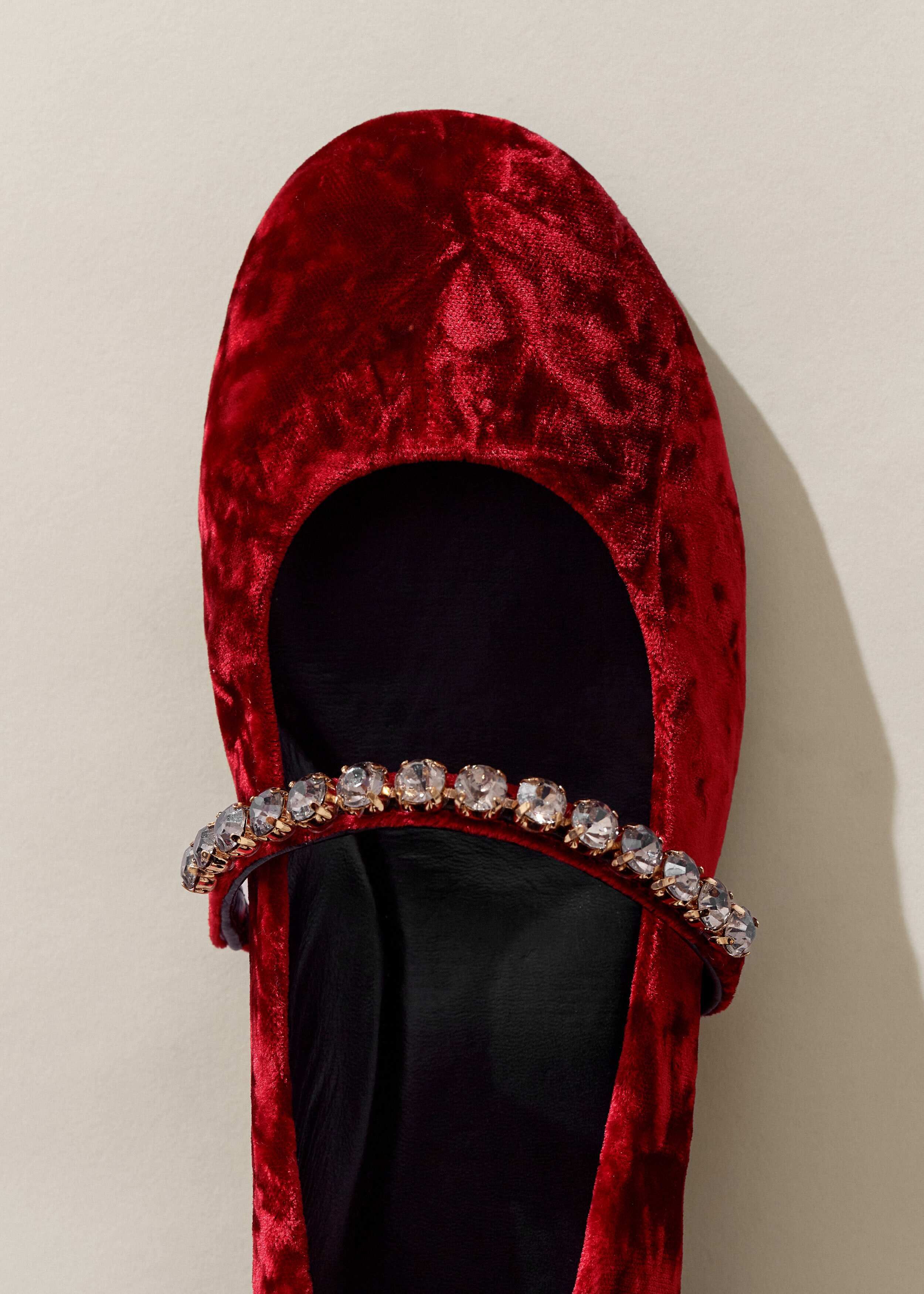 MARY JANE SHOES IN BLACK VELVET WITH CRYSTALS LOGO