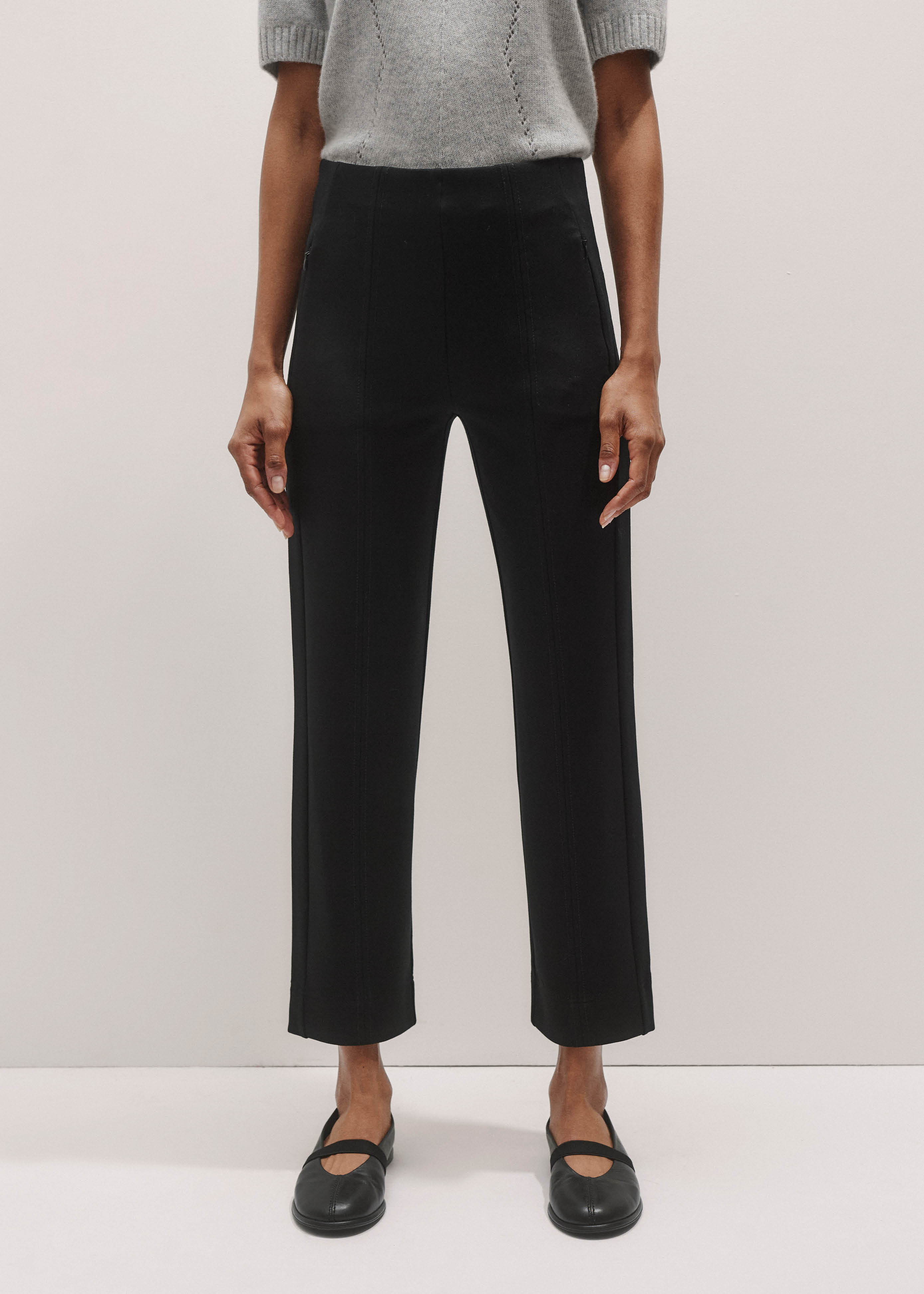 Women's Black Travel Tailoring Pull On Slim Crop Trouser ME+EM