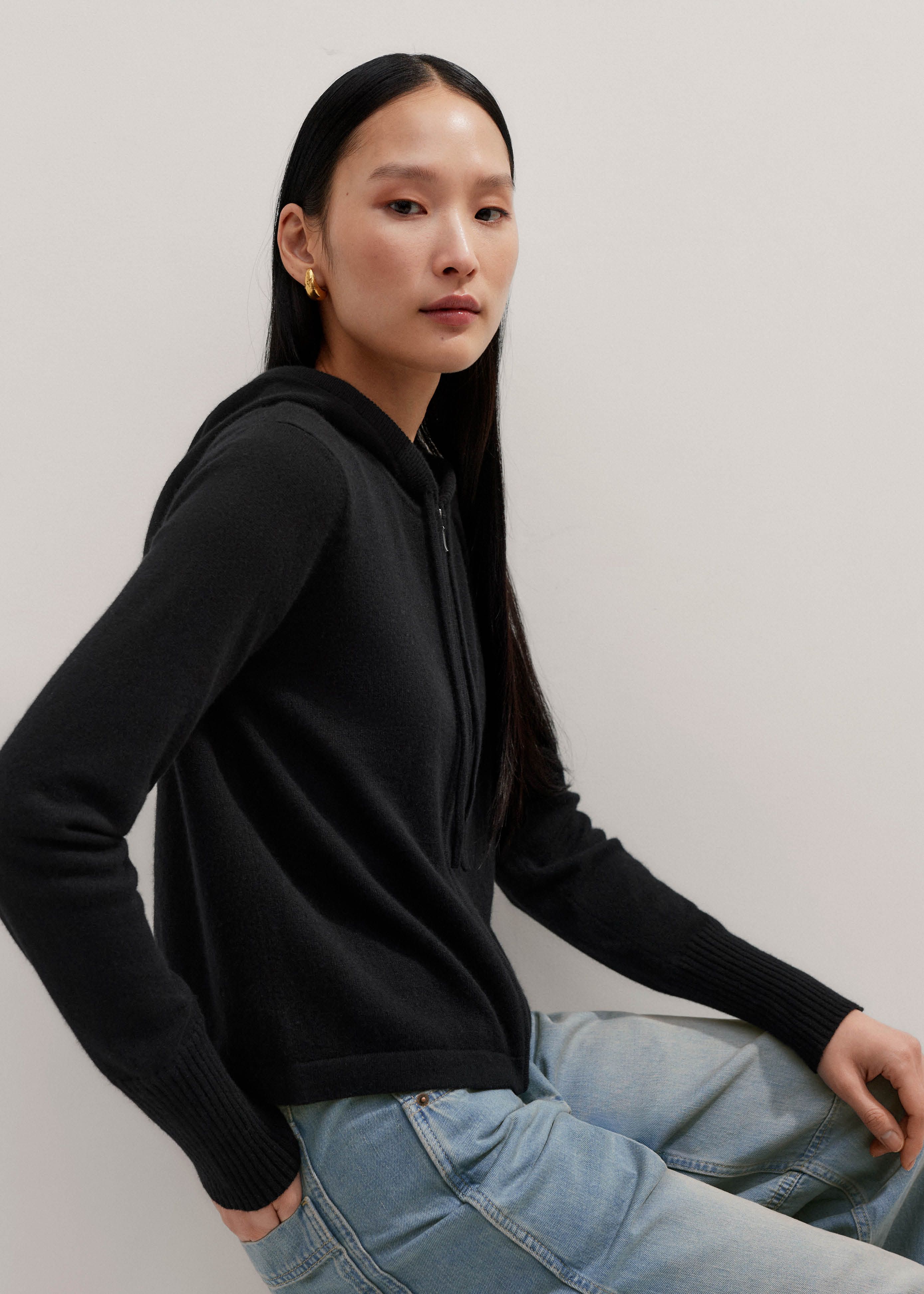 LEEZ Women Cashmere Hoodie  - Black