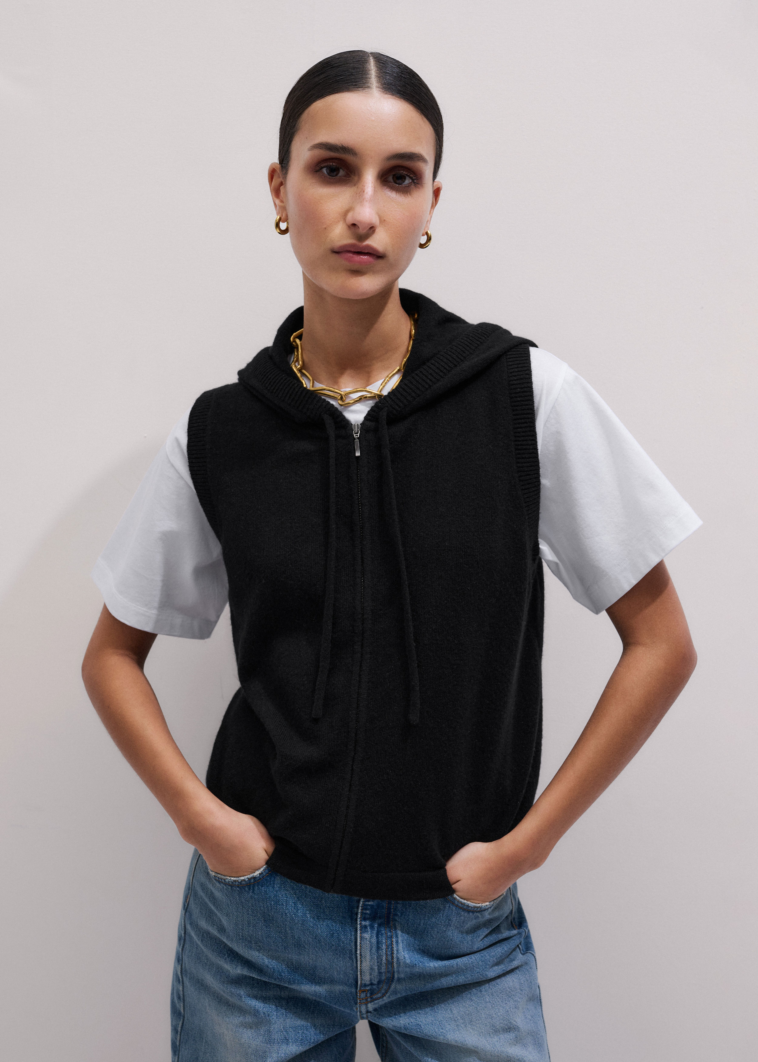 Women's Black Cashmere Sleeveless Relaxed Zip Hoodie | ME+EM