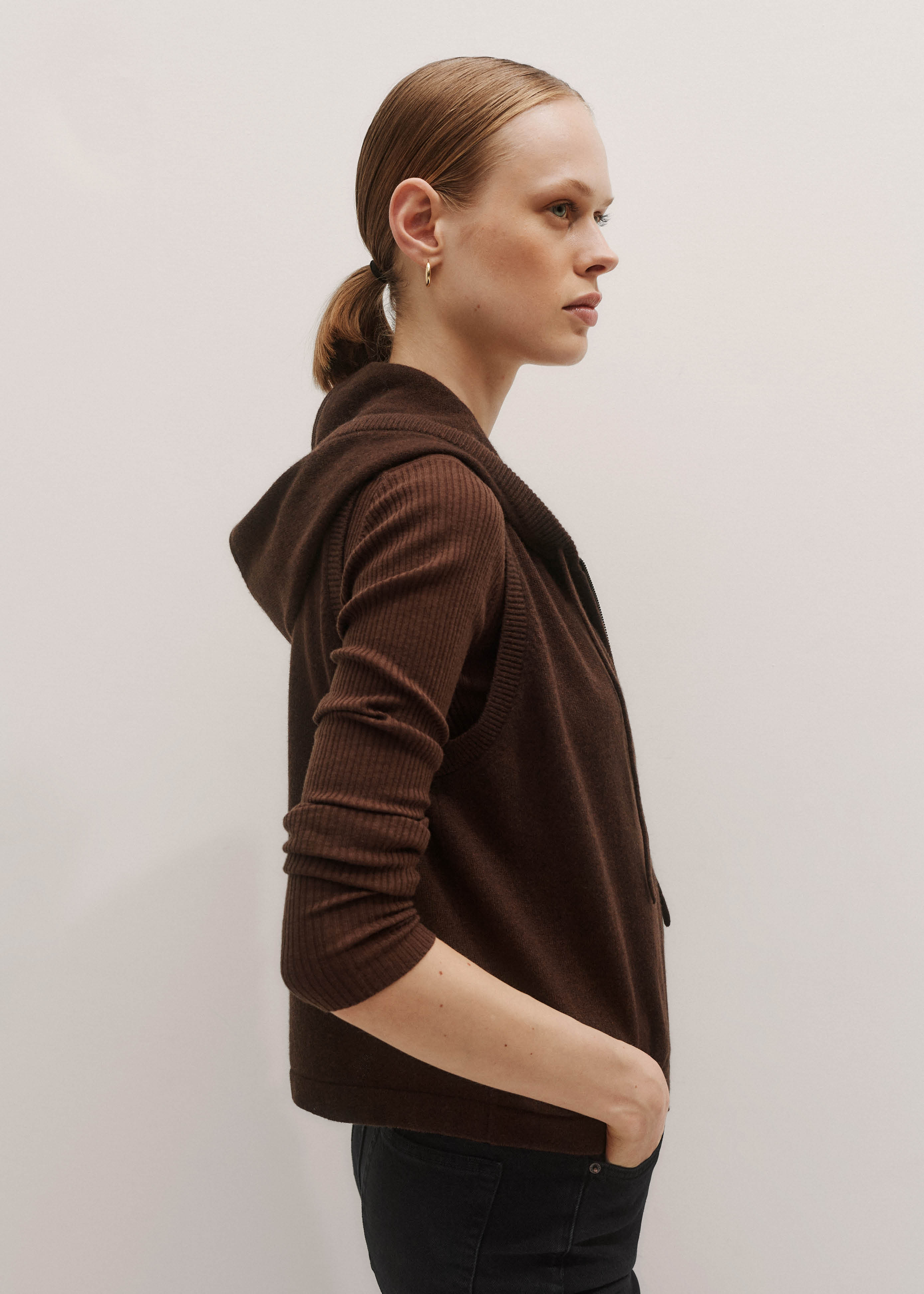 Women's Brown Cashmere Sleeveless Relaxed Zip Hoodie | ME+EM