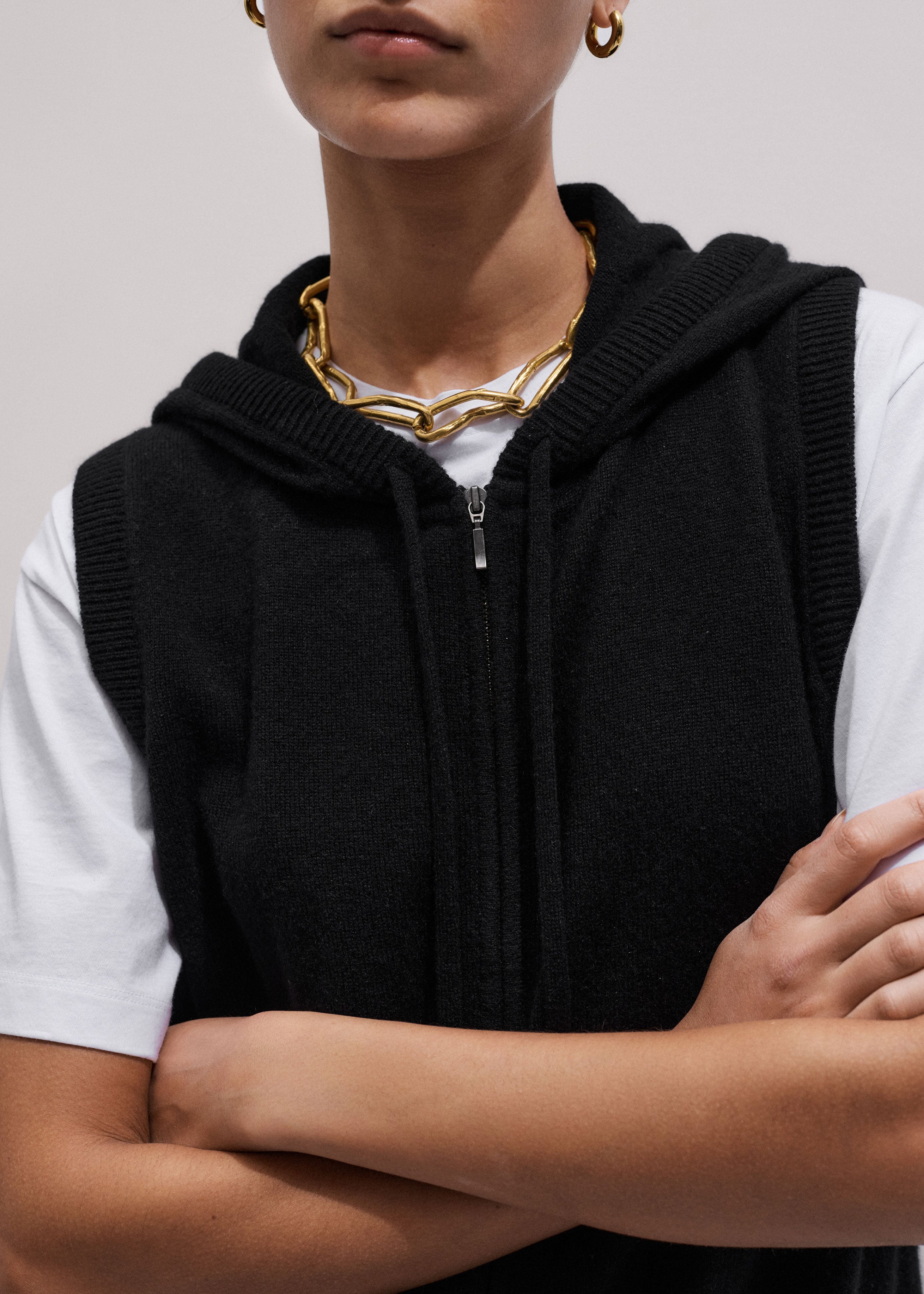 Women's Black Cashmere Sleeveless Relaxed Zip Hoodie | ME+EM