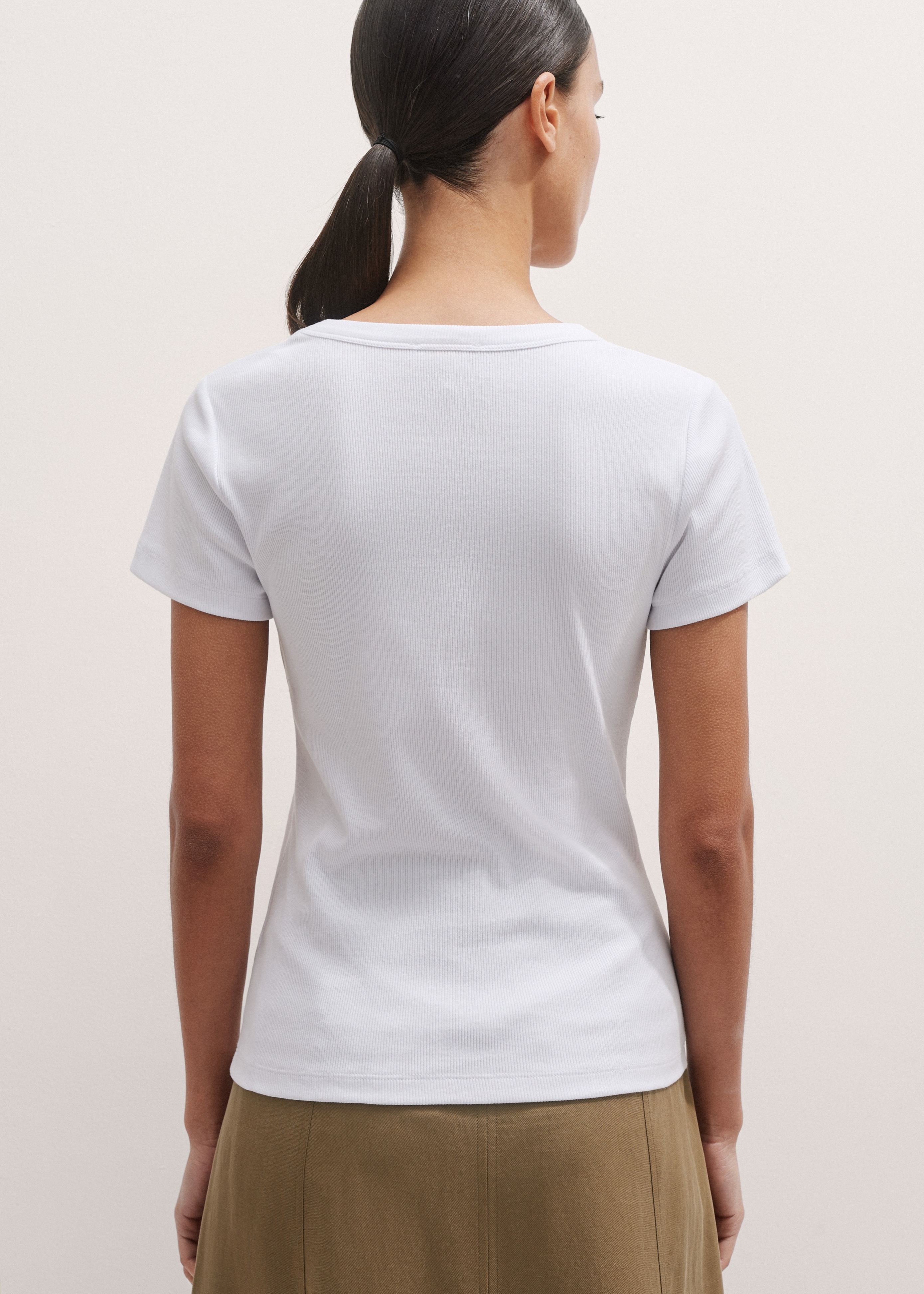 【INCHANT ME】Cutting Rib T-shirt Women's Black Ultimate Fitted Rib V-Neck Tee | ME+EM