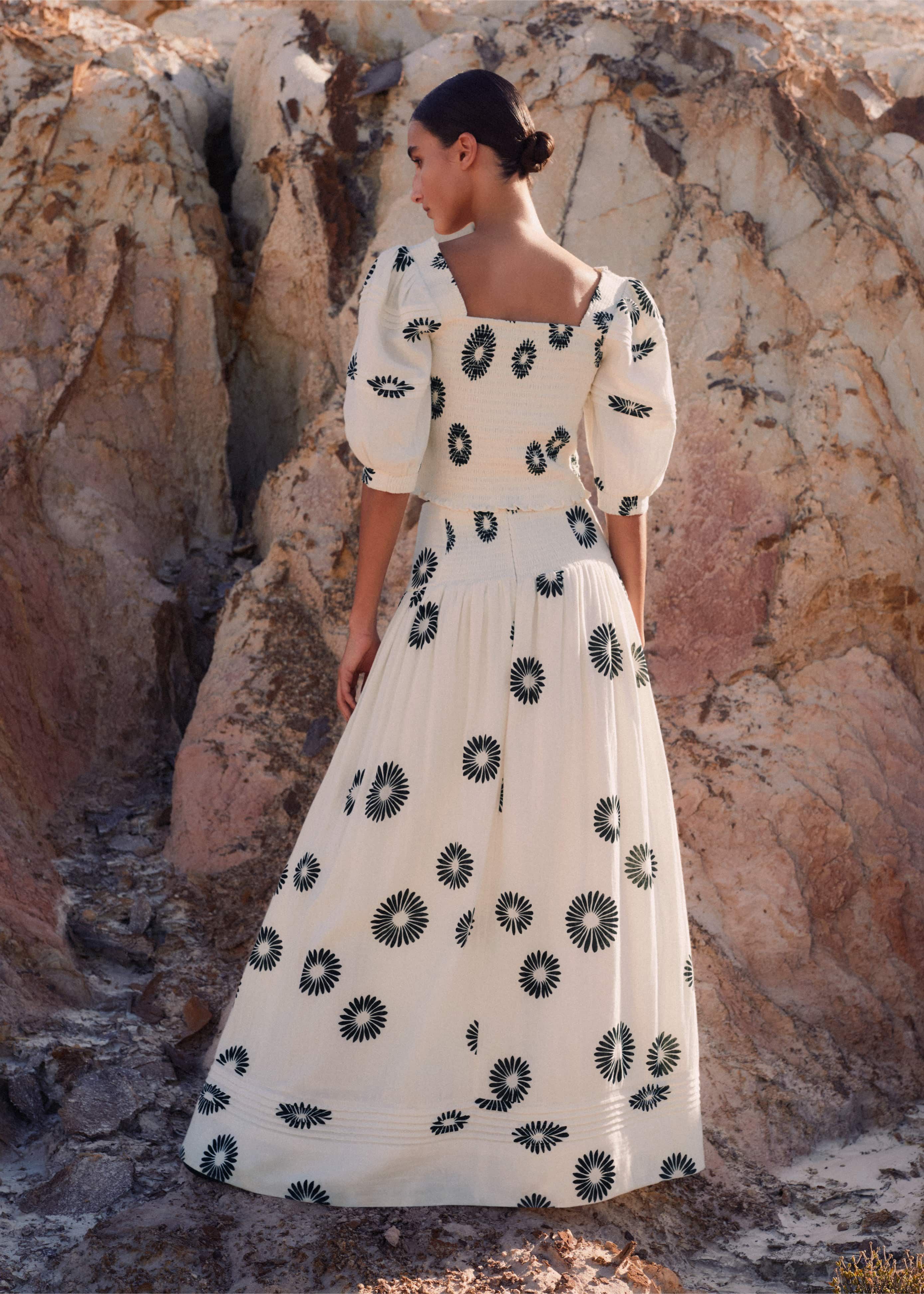 Women's Cream Cheesecloth Modern Daisy Print Maxi Skirt | ME+EM