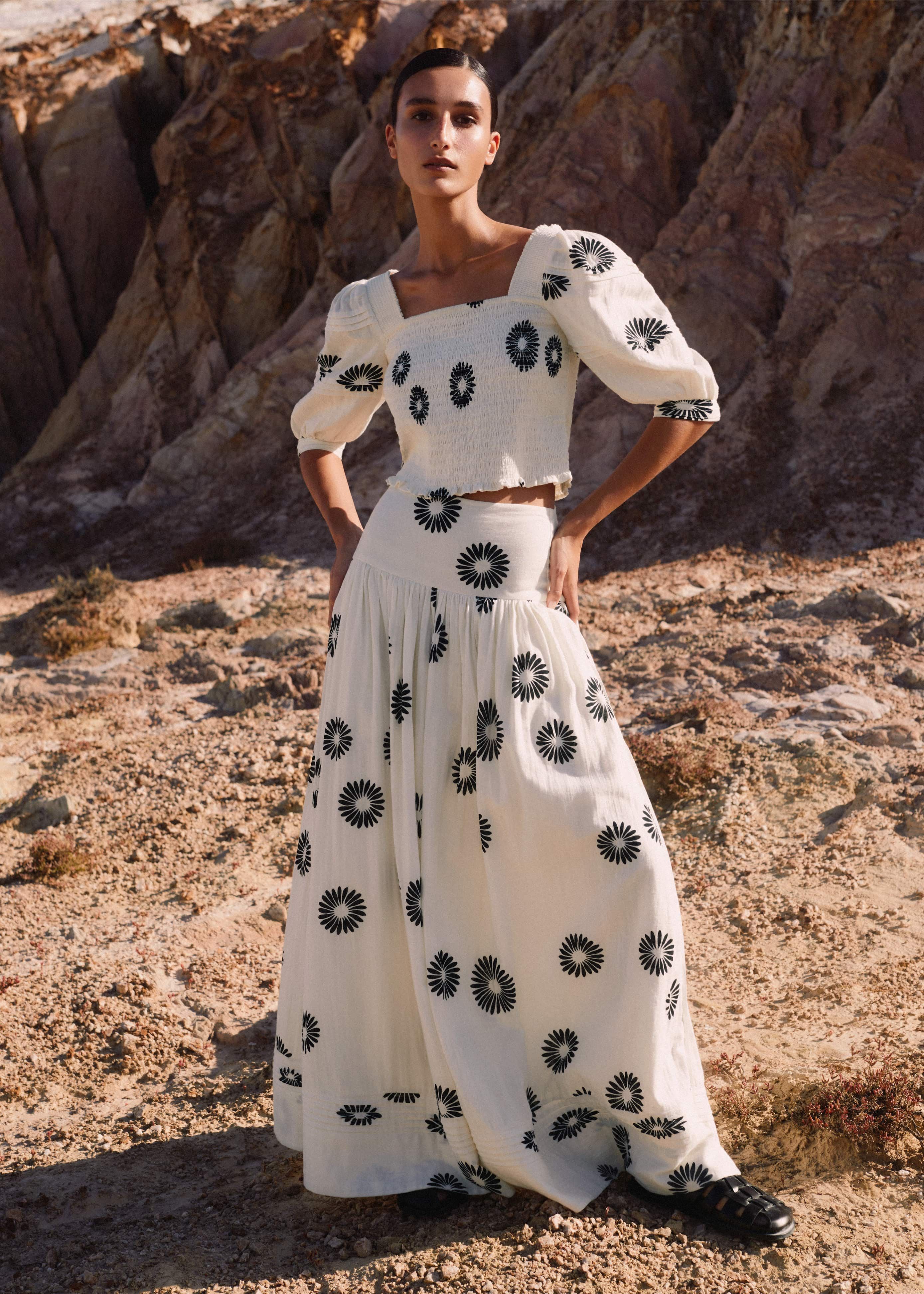 Women's Cream Cheesecloth Modern Daisy Print Maxi Skirt | ME+EM