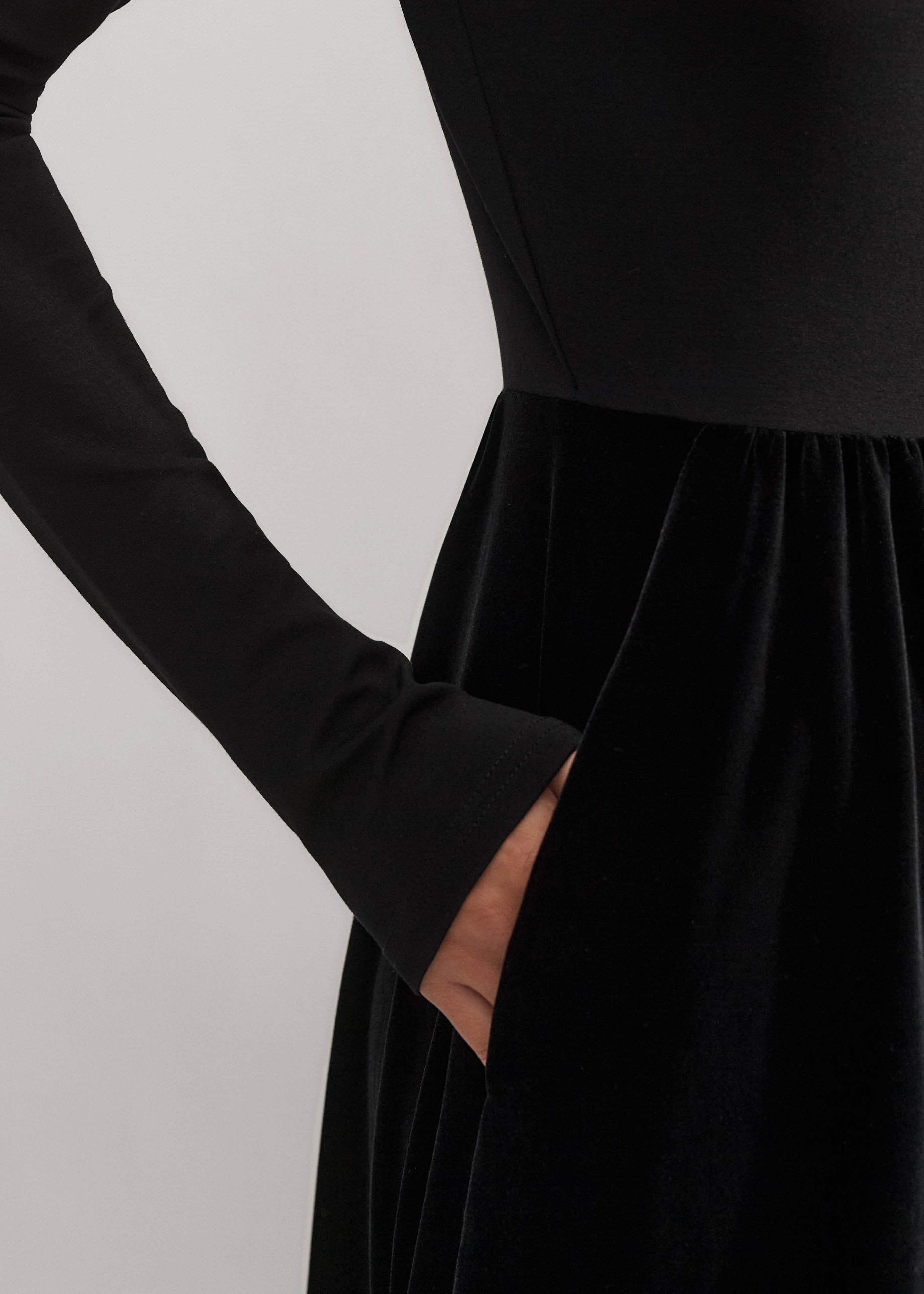 Women's Black Mixed Media Long Sleeve Maxi Dress | ME+EM