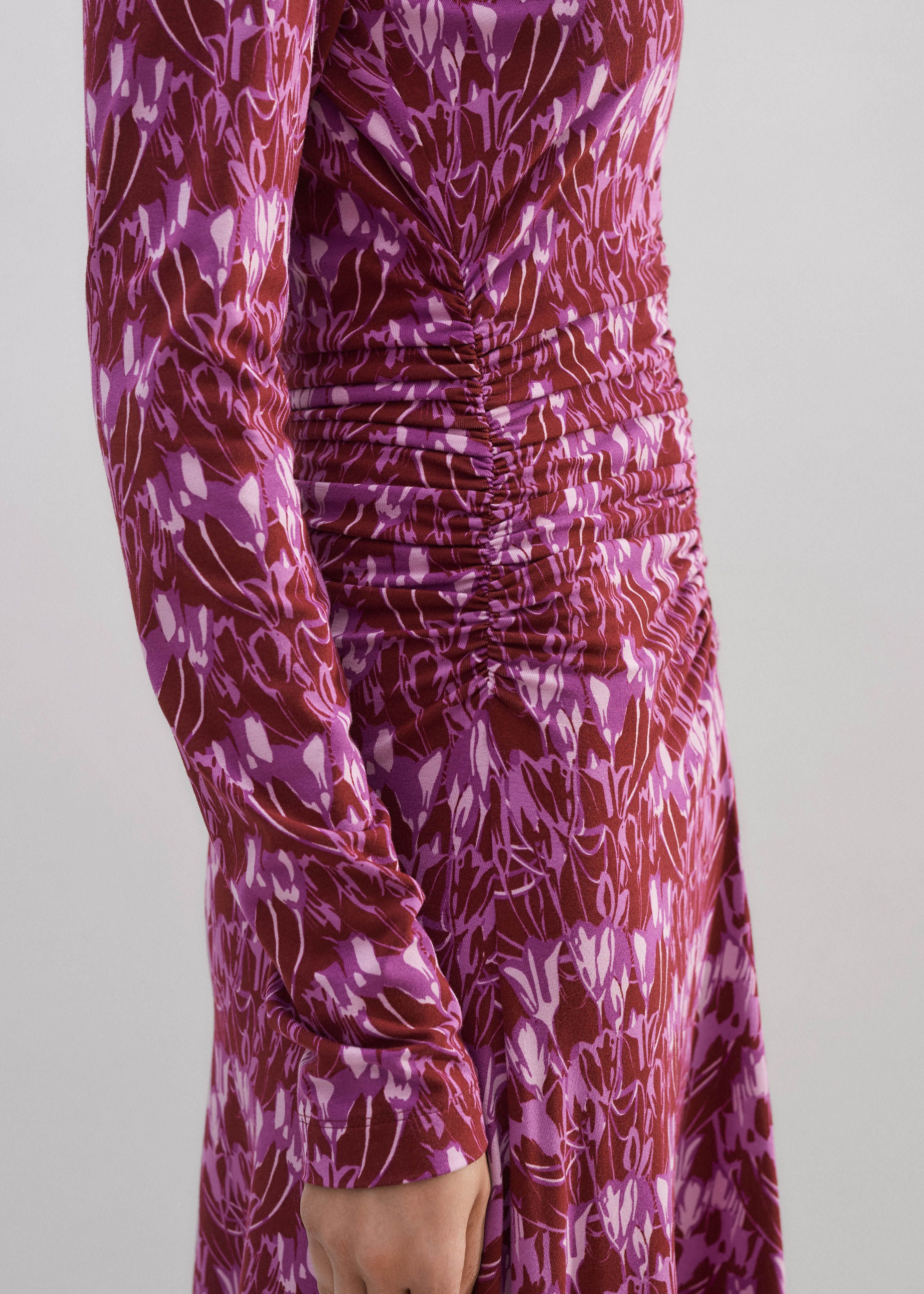 Women's Purple Tulip Print Ruched Front Maxi Dress | ME+EM