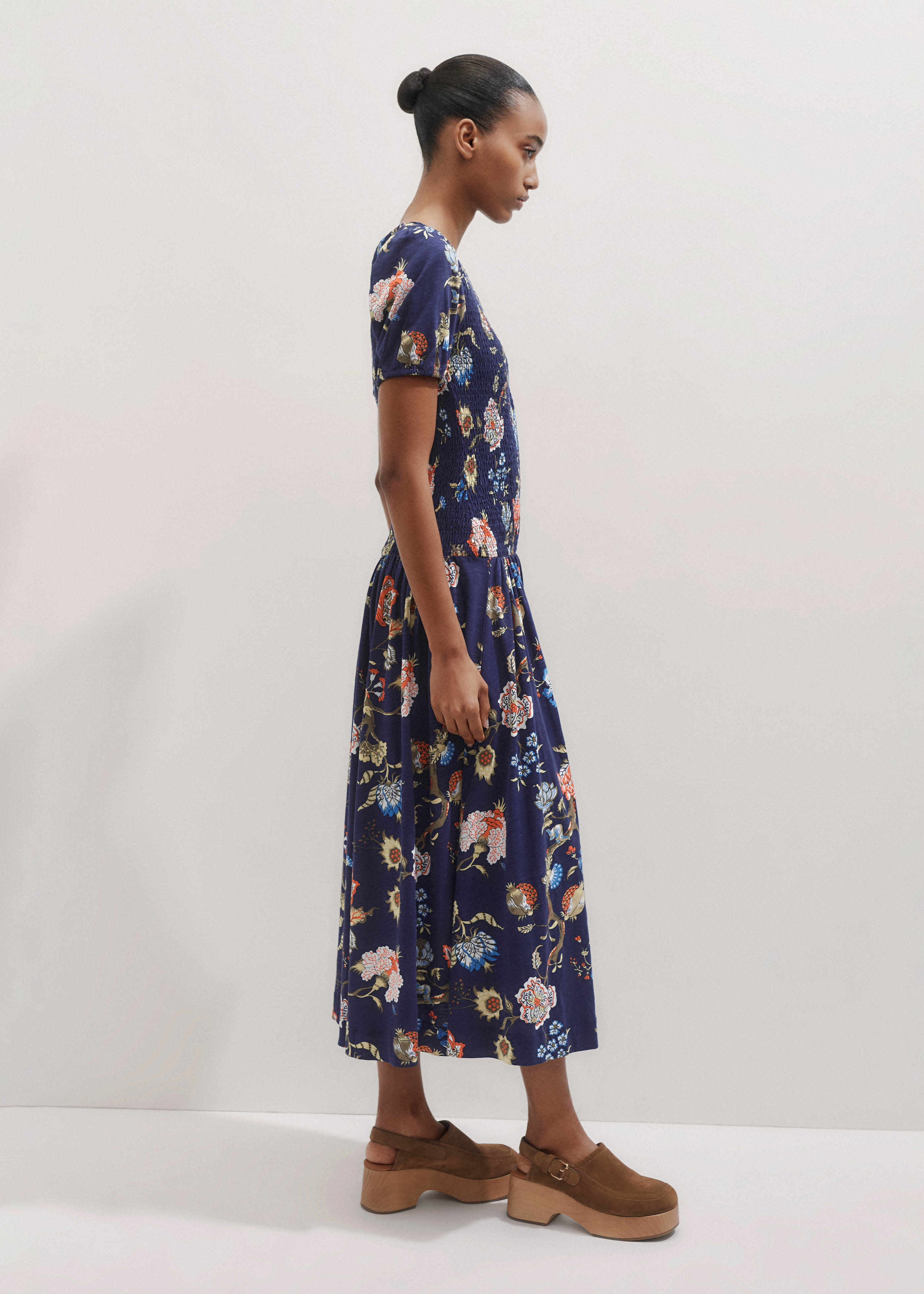 Women's Blue Floral Garden Print Smocked Midi Dress | ME+EM