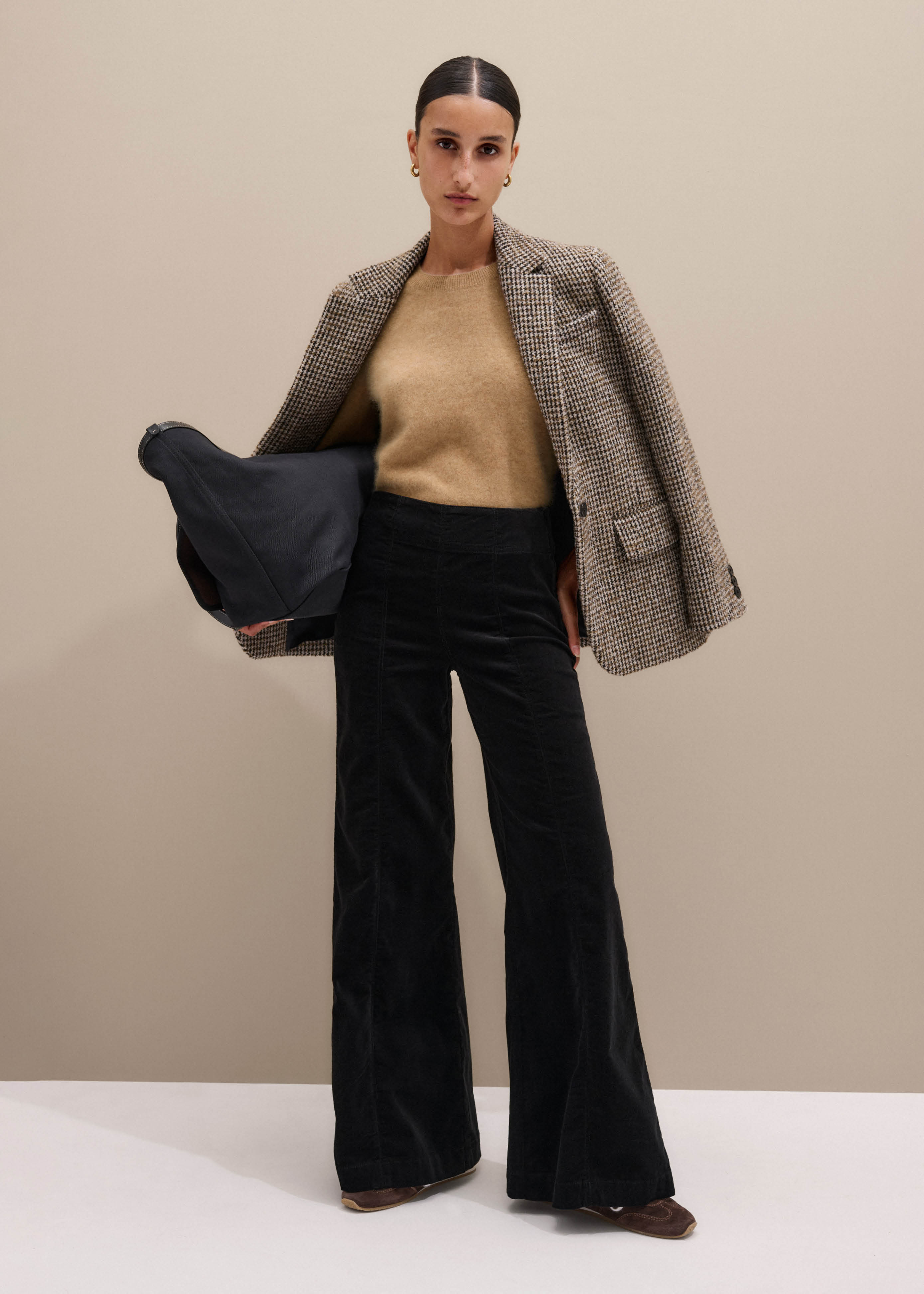Women's Black Regular-Length Velvet Cord Travel Palazzo Pant | ME+EM