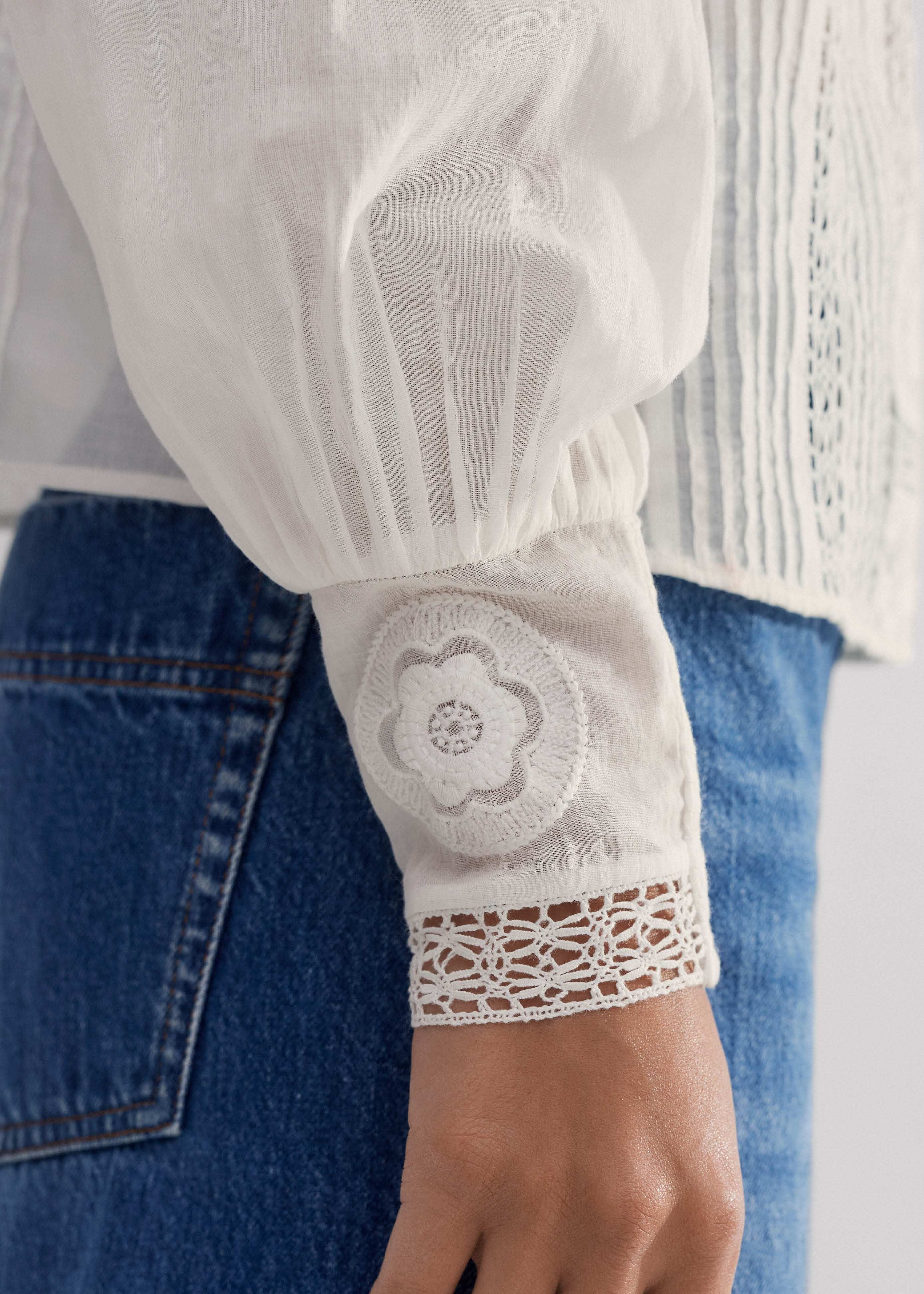 トップス m me eme Cotton lace cut-out tops White Women's White Cotton Voile Lace Top | ME+EM