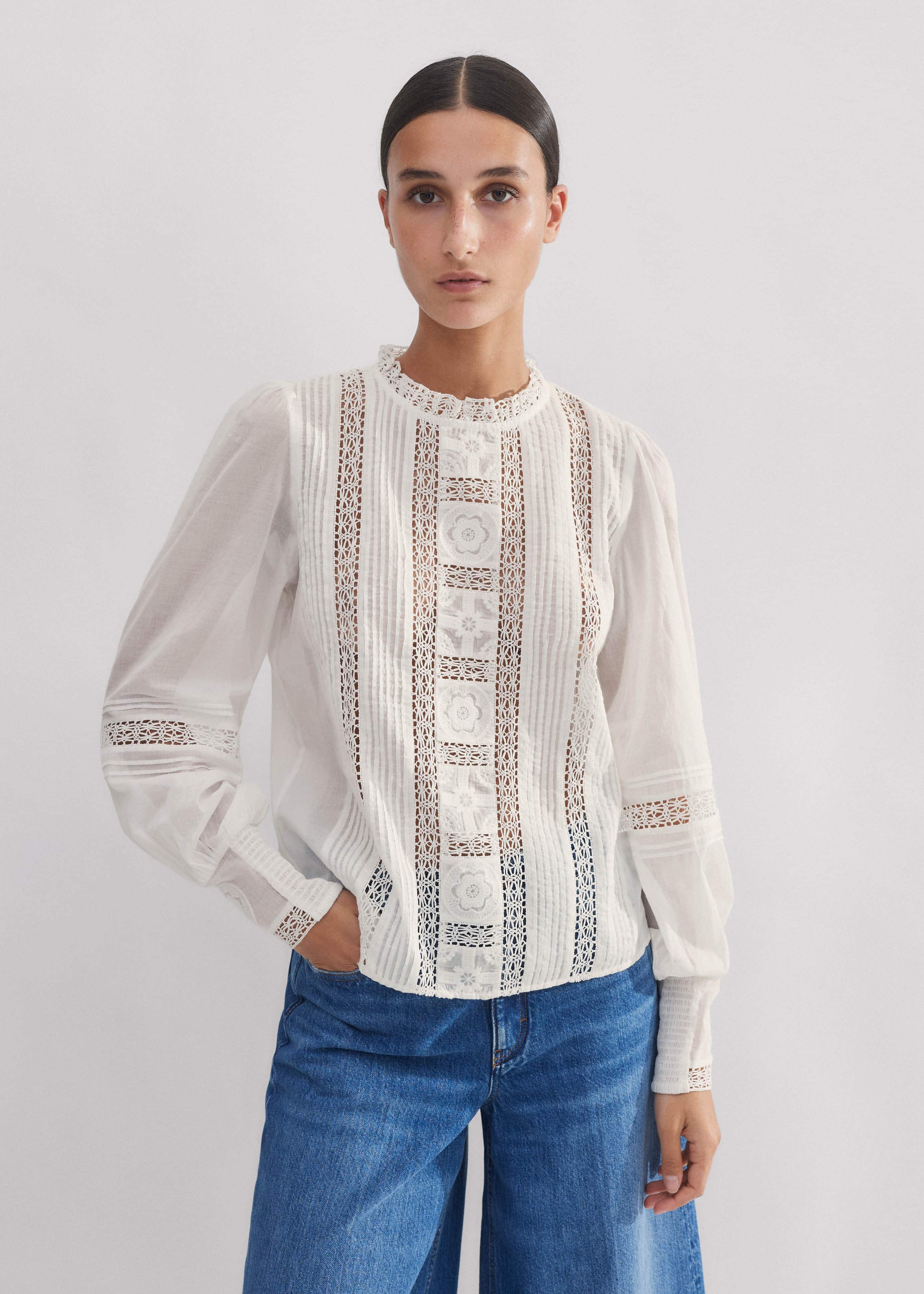 Ameri（アメリ）の「AMERI×THE MET CUT TOPS（Tシャツ