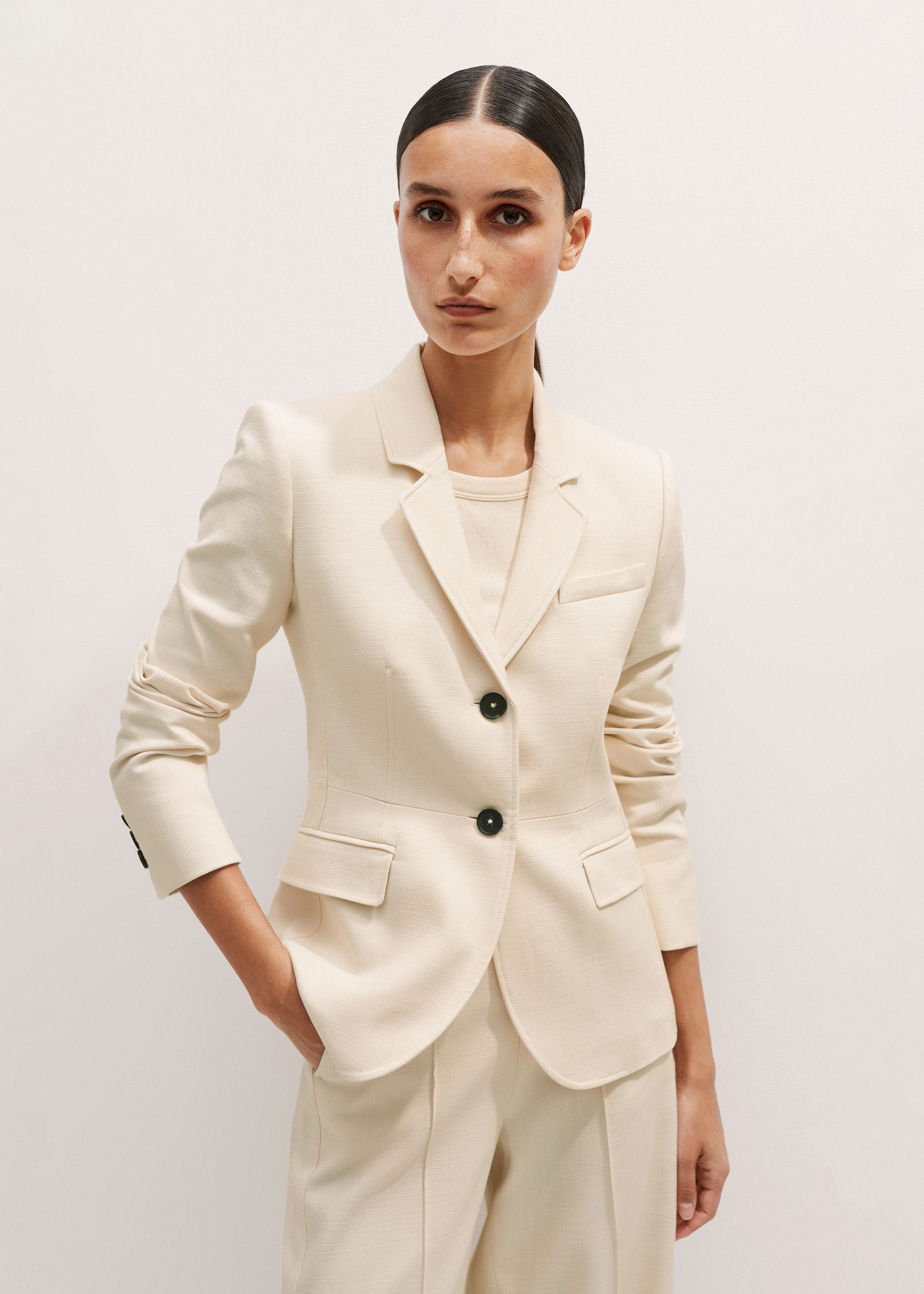 アウターその他 AVANDRESS SET Curved Two Button Blazer Smart Tuck Slacks Designer fashion, Seoul-fully created | W Concept