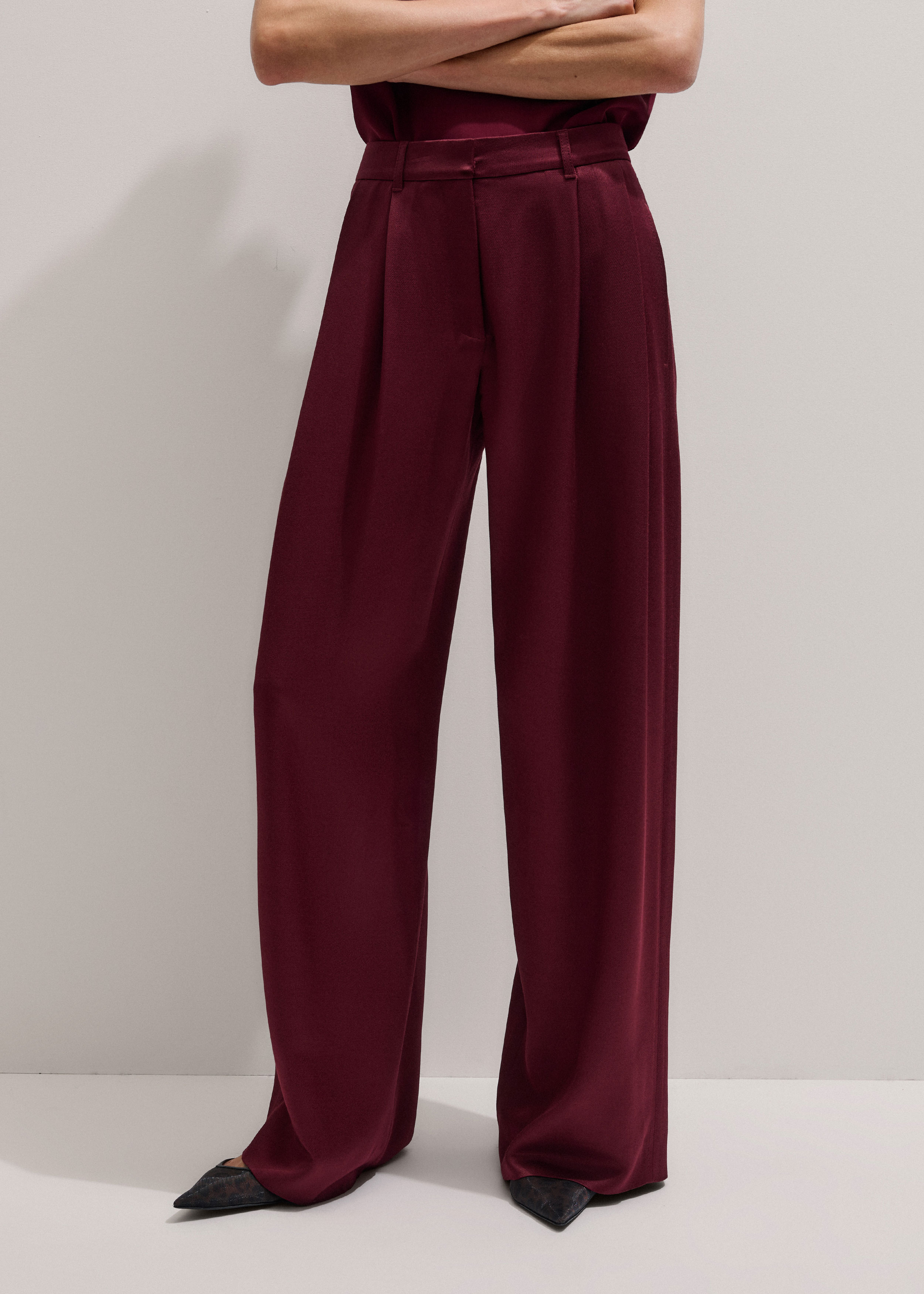 Pleat Straight Pant