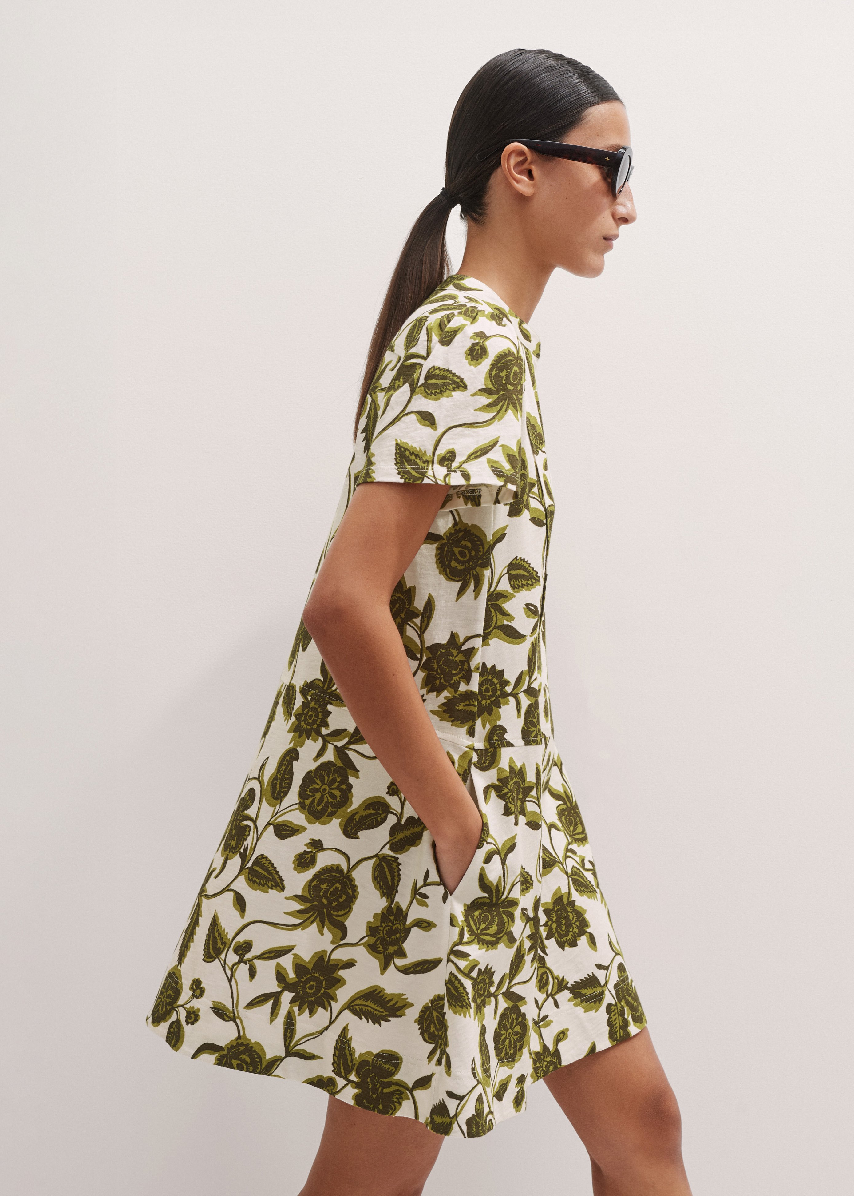 ENLACHIC Women's Summer Floral Lemon Print Dress - Short Sleeve Swing Midi Dress In Black Strawberry - View #13