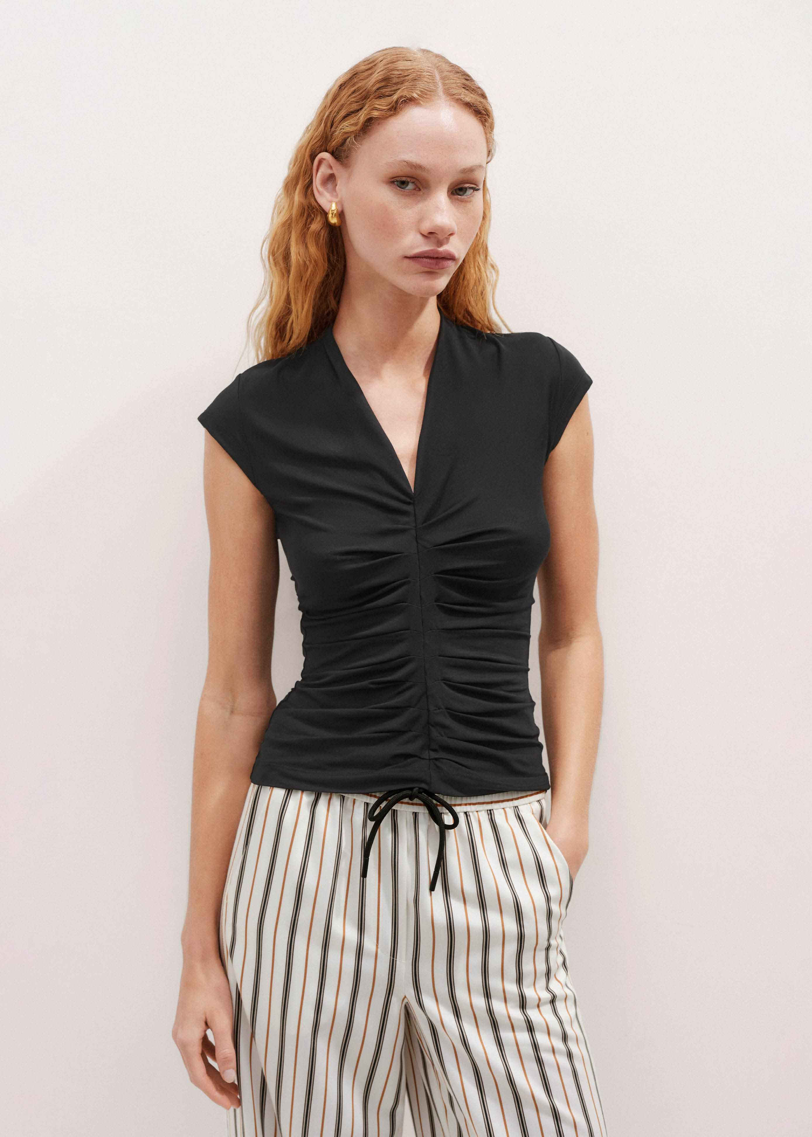 売れ筋商品|||ダナキャランニューヨーク カットソー トップス レディース Women's Gathered-Shoulder V-Neck Top BLACK Tencole Shirts for Women, Blouses for Women 2025 Womens