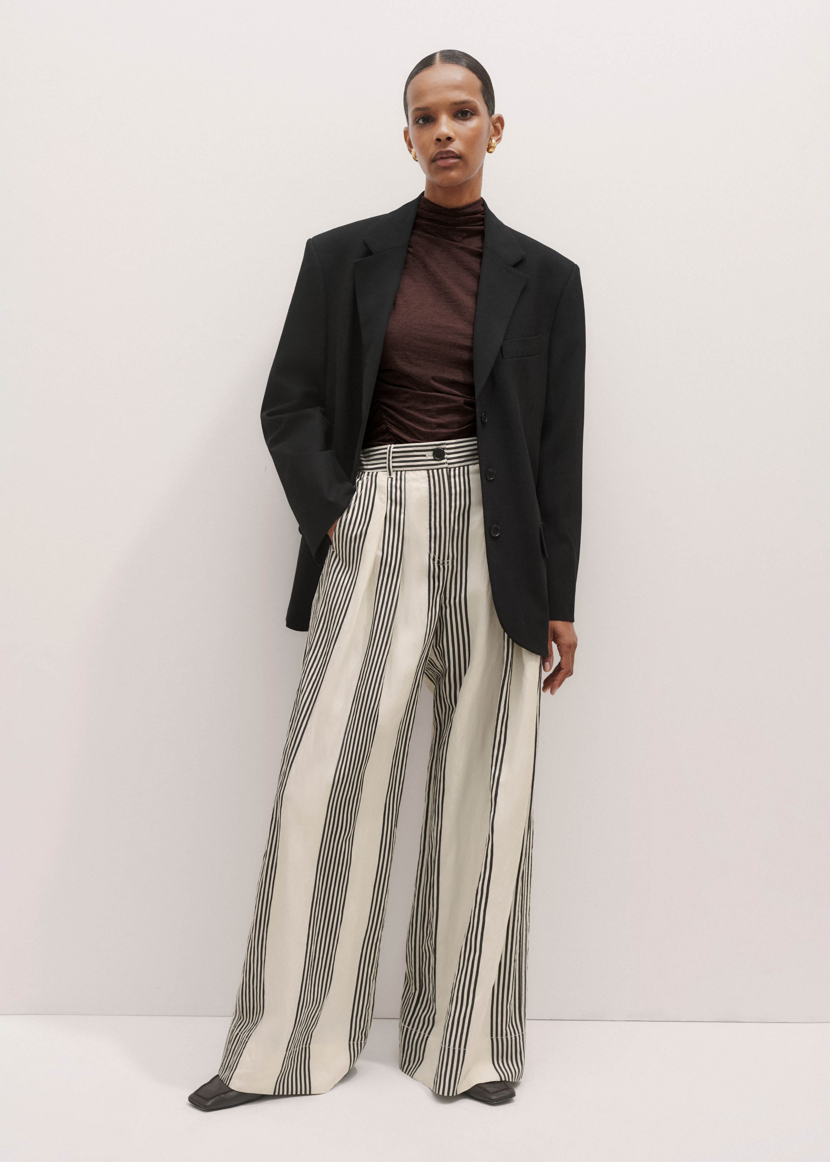 Wide-Leg Trouser