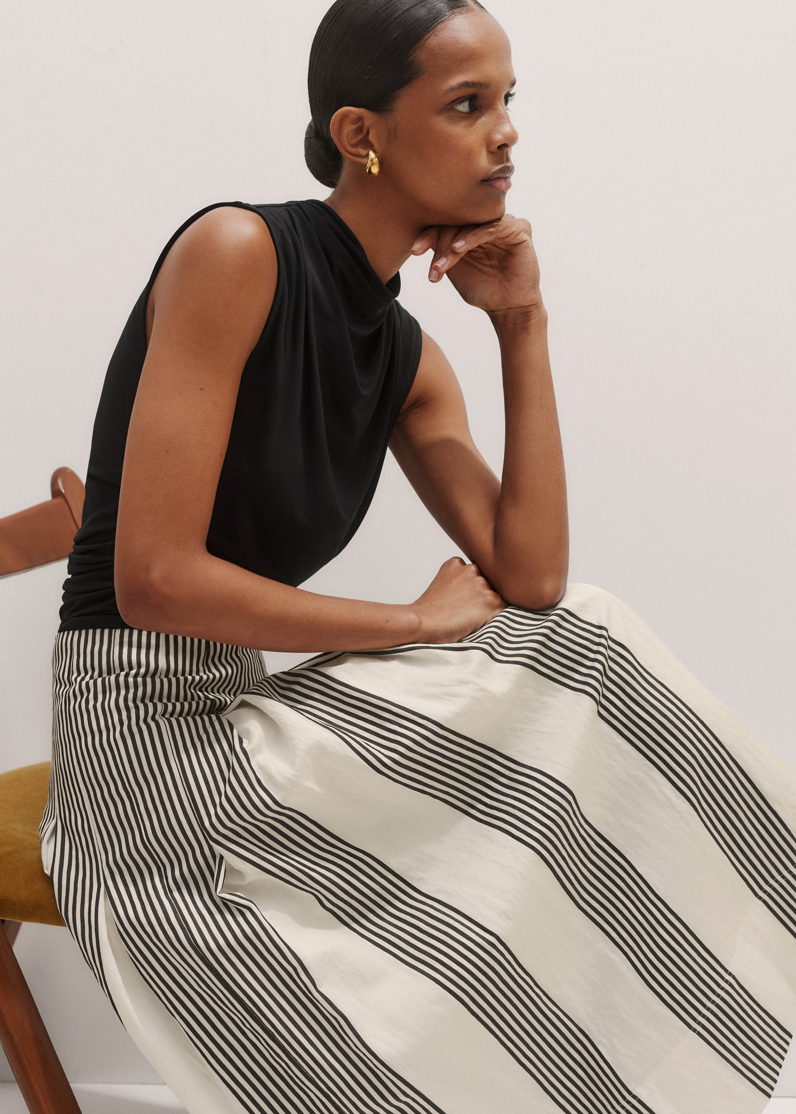 【sio】BUCKLE PLEATS STRIPE MAXI SKIRT MUSINSA | SIO Buckle Pleated Stripe Maxi Skirt [Gray]
