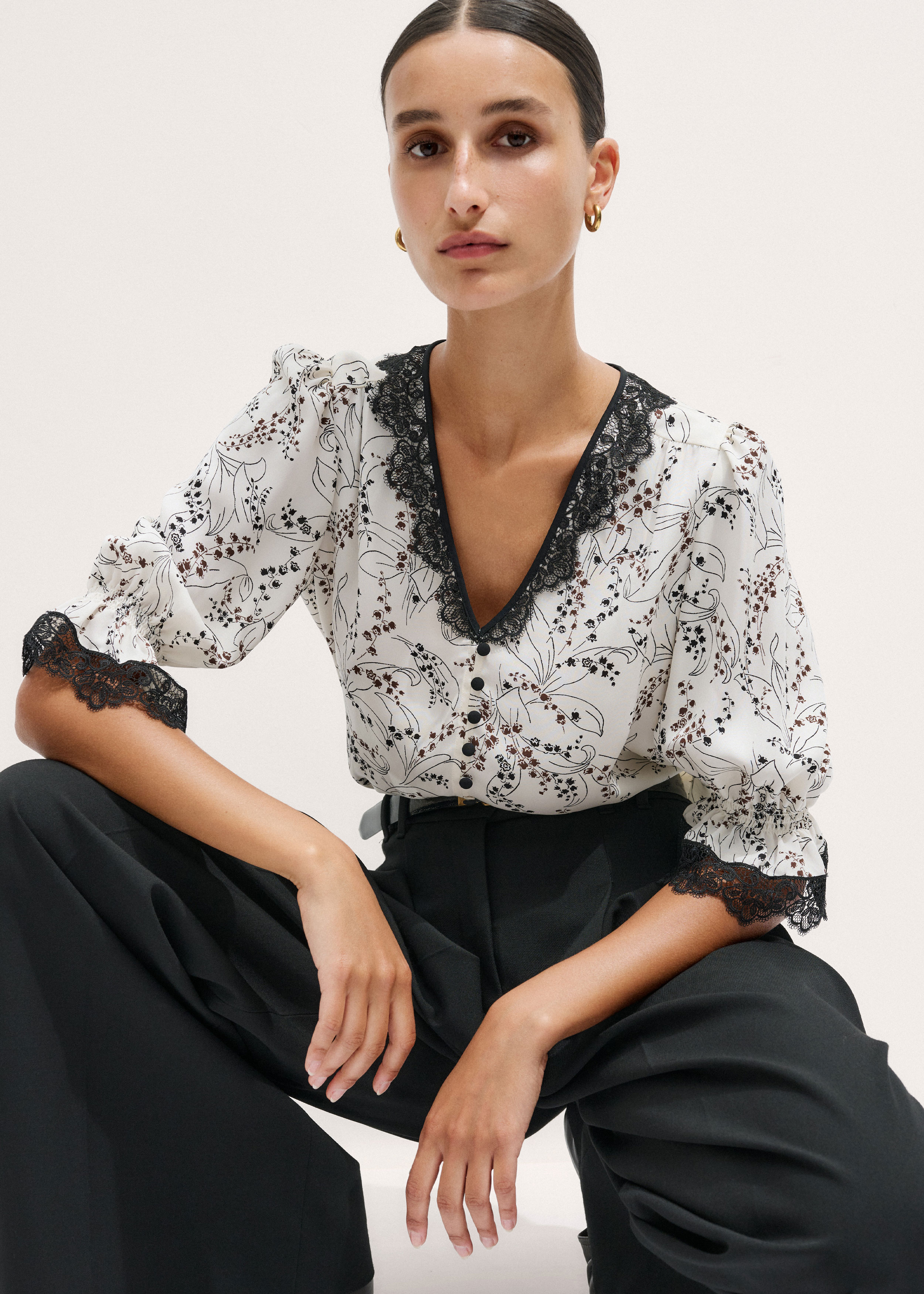 Straight Blouse + Tie