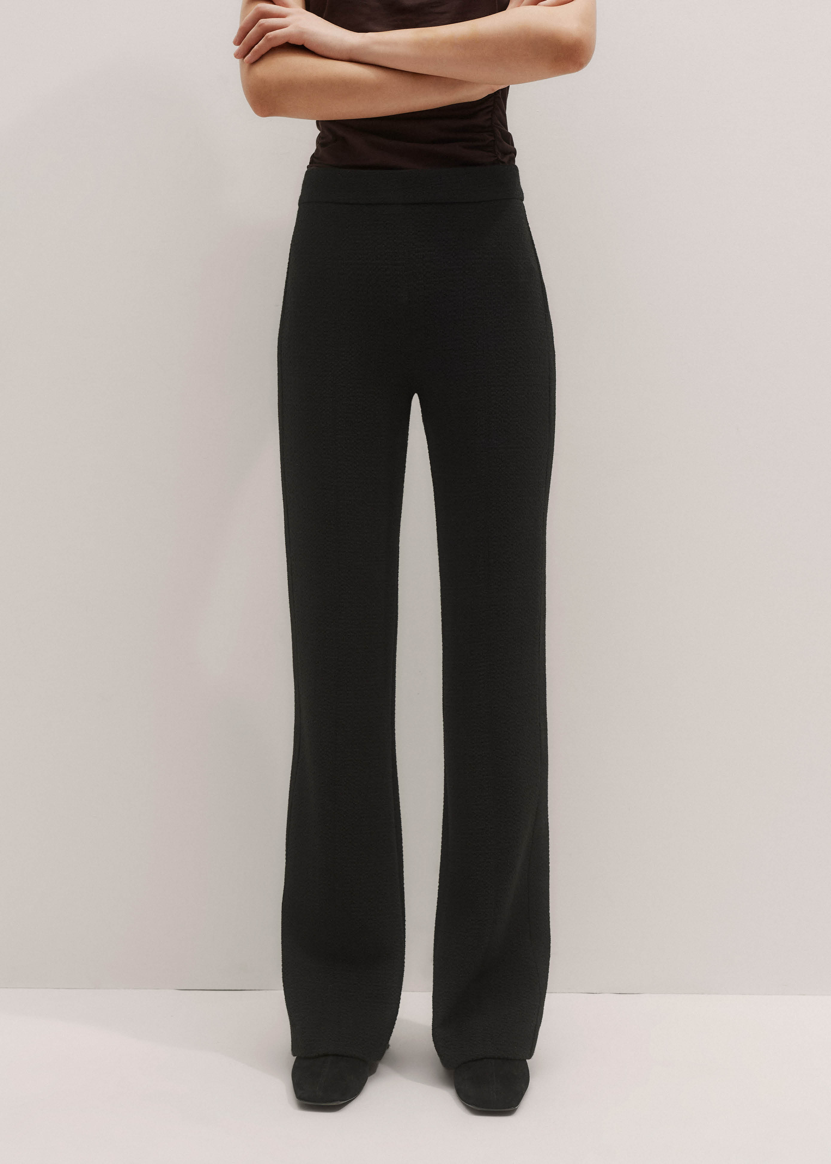 Women's Black Textured Slim-Leg Pant | ME+EM