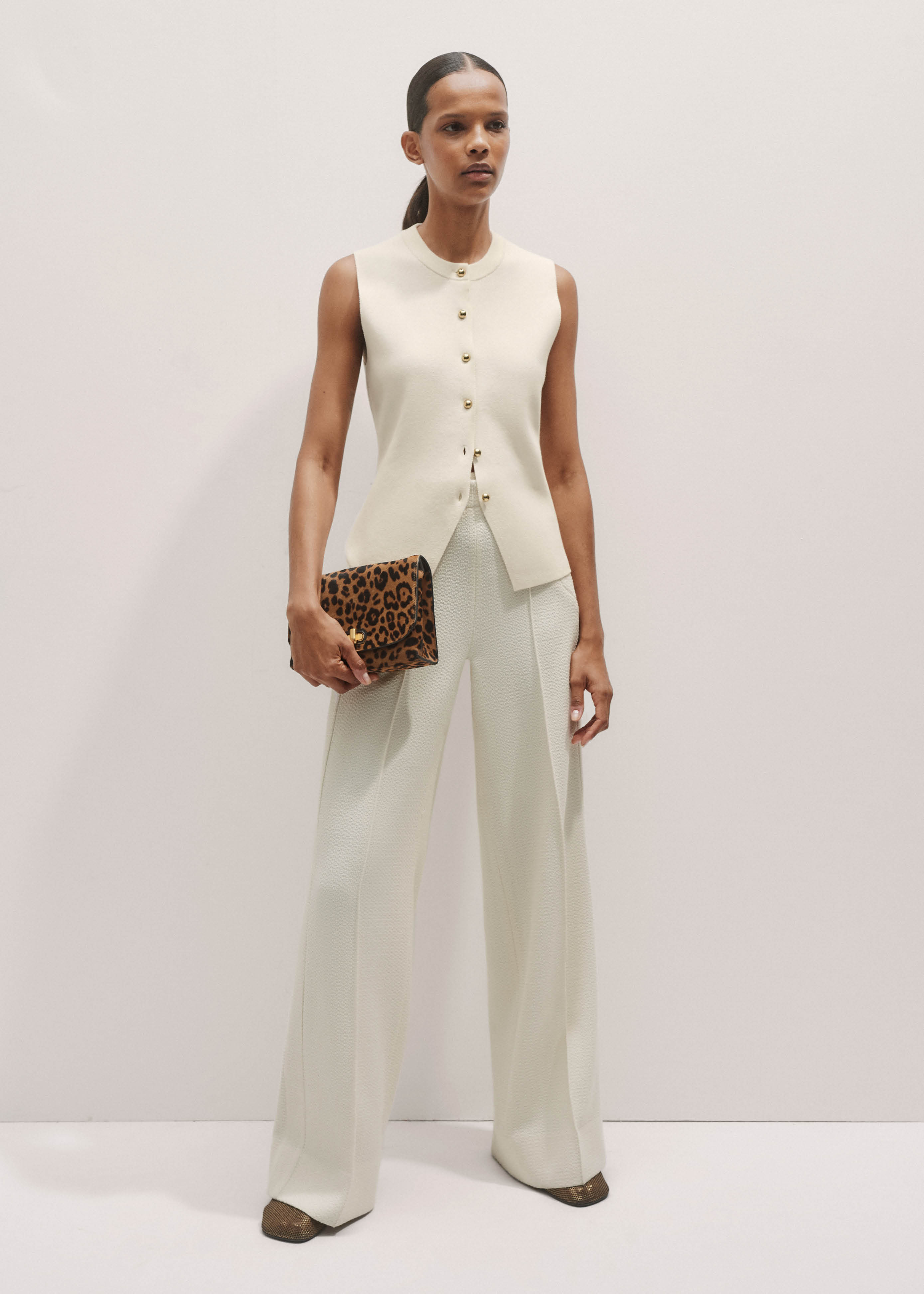 パンツ [BAU by Bride And You] LUX Semi wide straight trousers Wide Leg Pants With Elastic Waistband Beige | Mexx.com