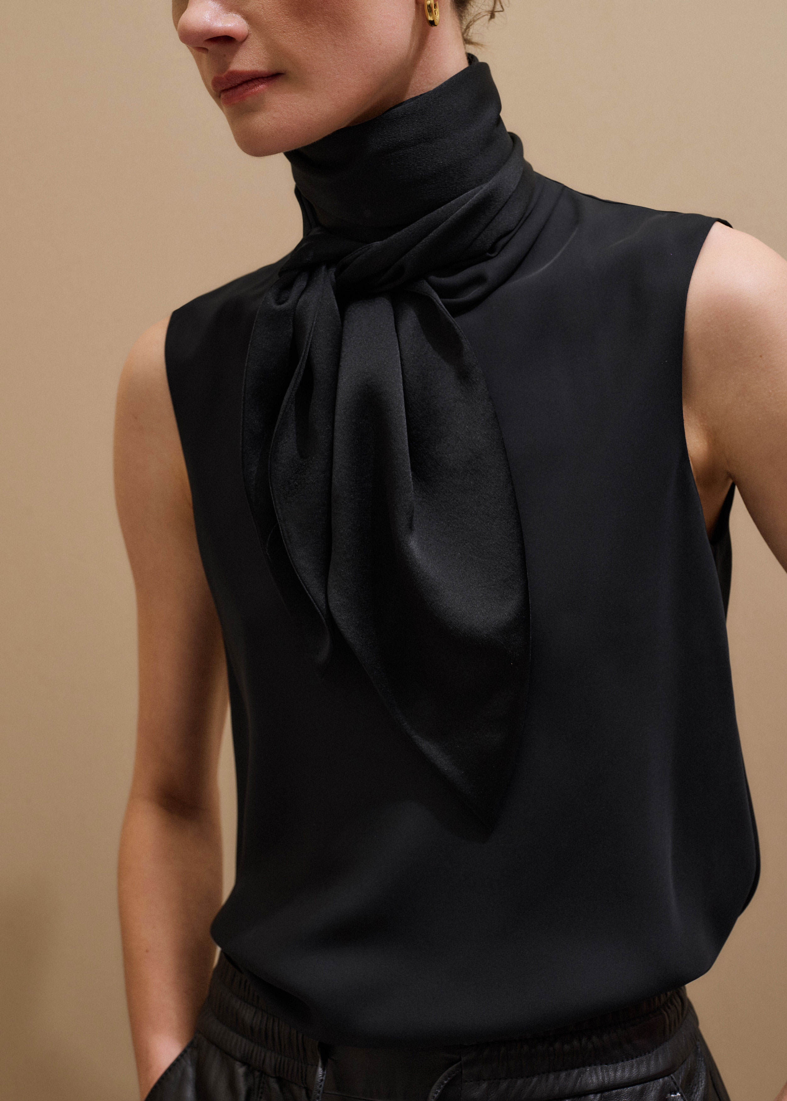 Women's Black Silk Satin Evening Scarf | ME+EM