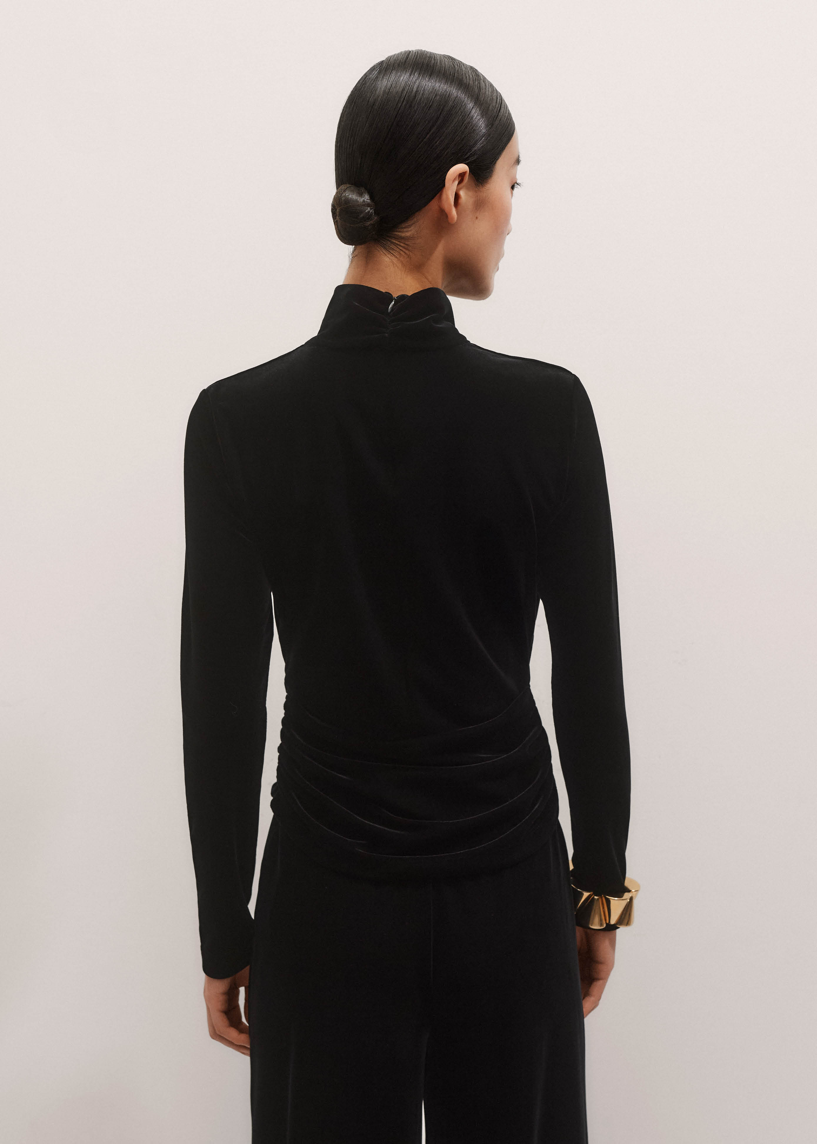 Women's Black AM-PM Fluid Velour Ruched Top | ME+EM