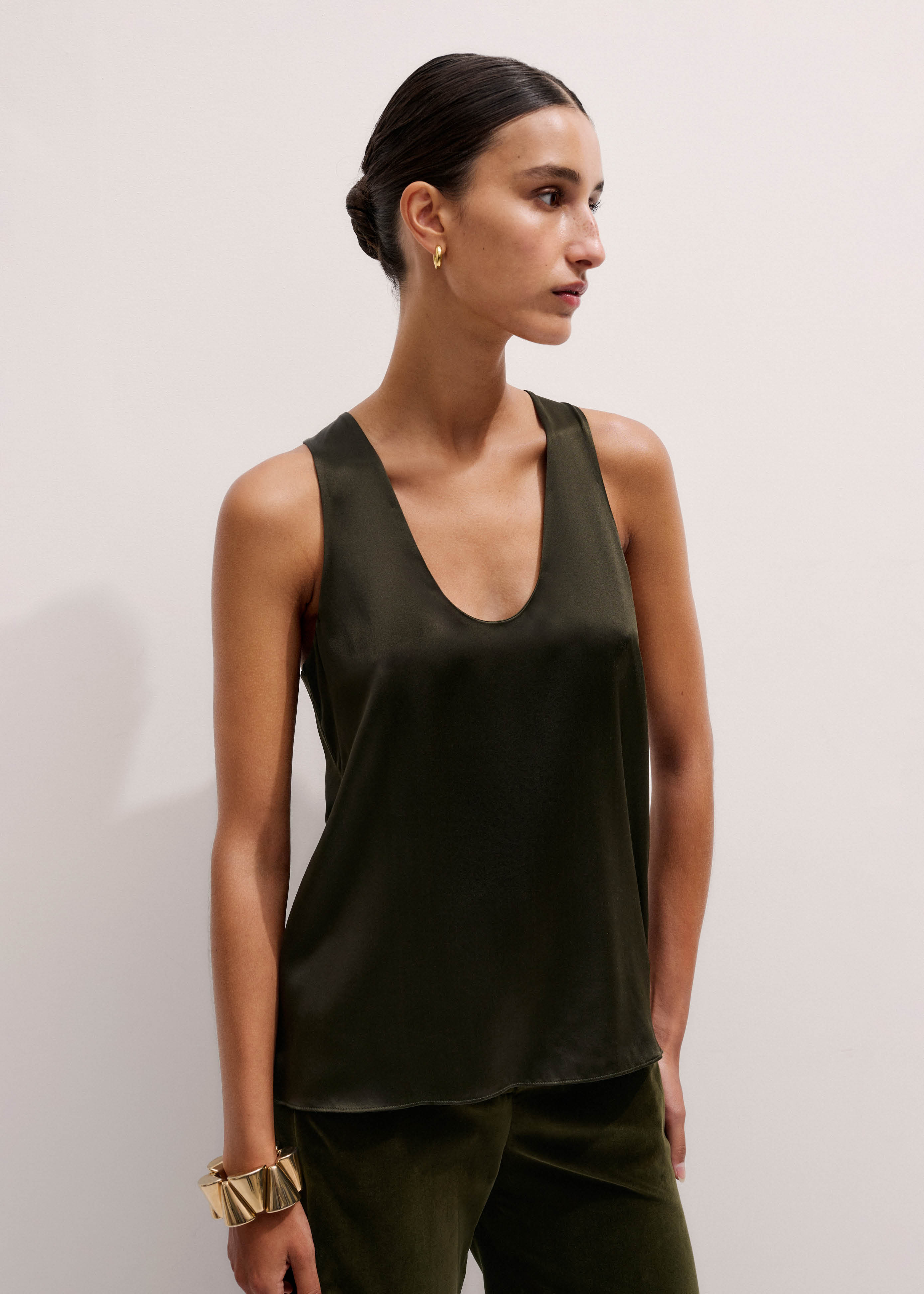 【新品】OMMO SATIN DRAPE TANK TOP ALICE + OLIVIA Harmon Drapey Slip Tank | Neiman Marcus