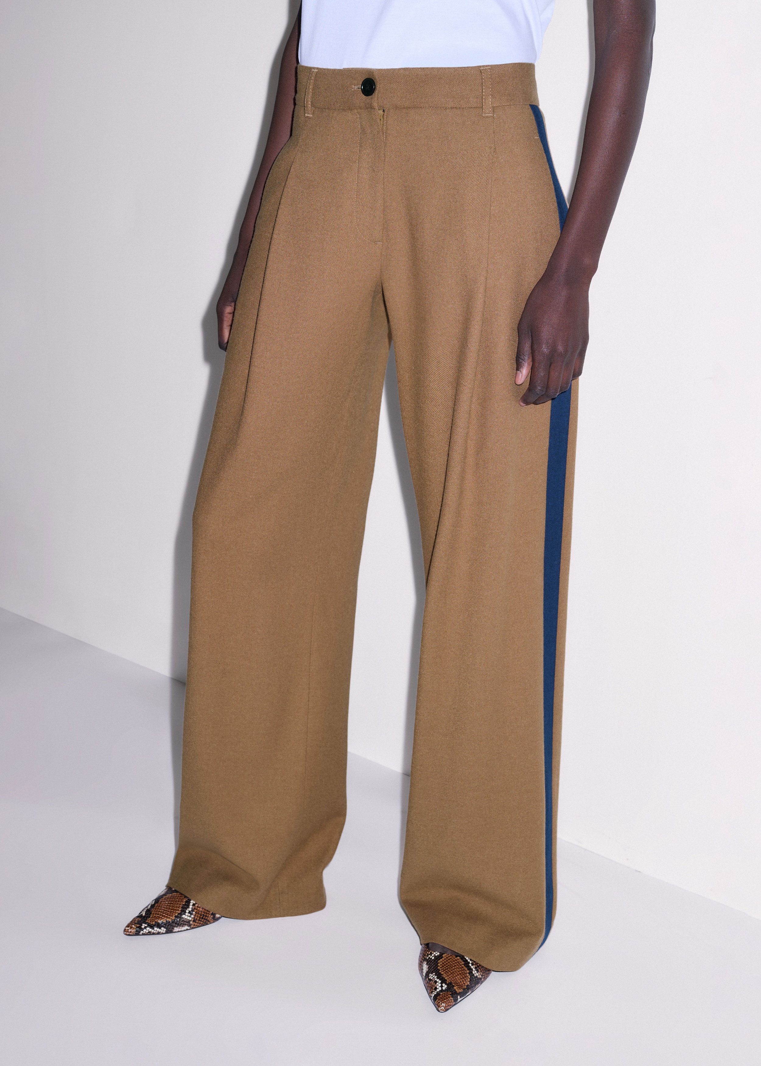 Women's Brown Wool Straight-Leg Pleat Front Trouser | ME+EM