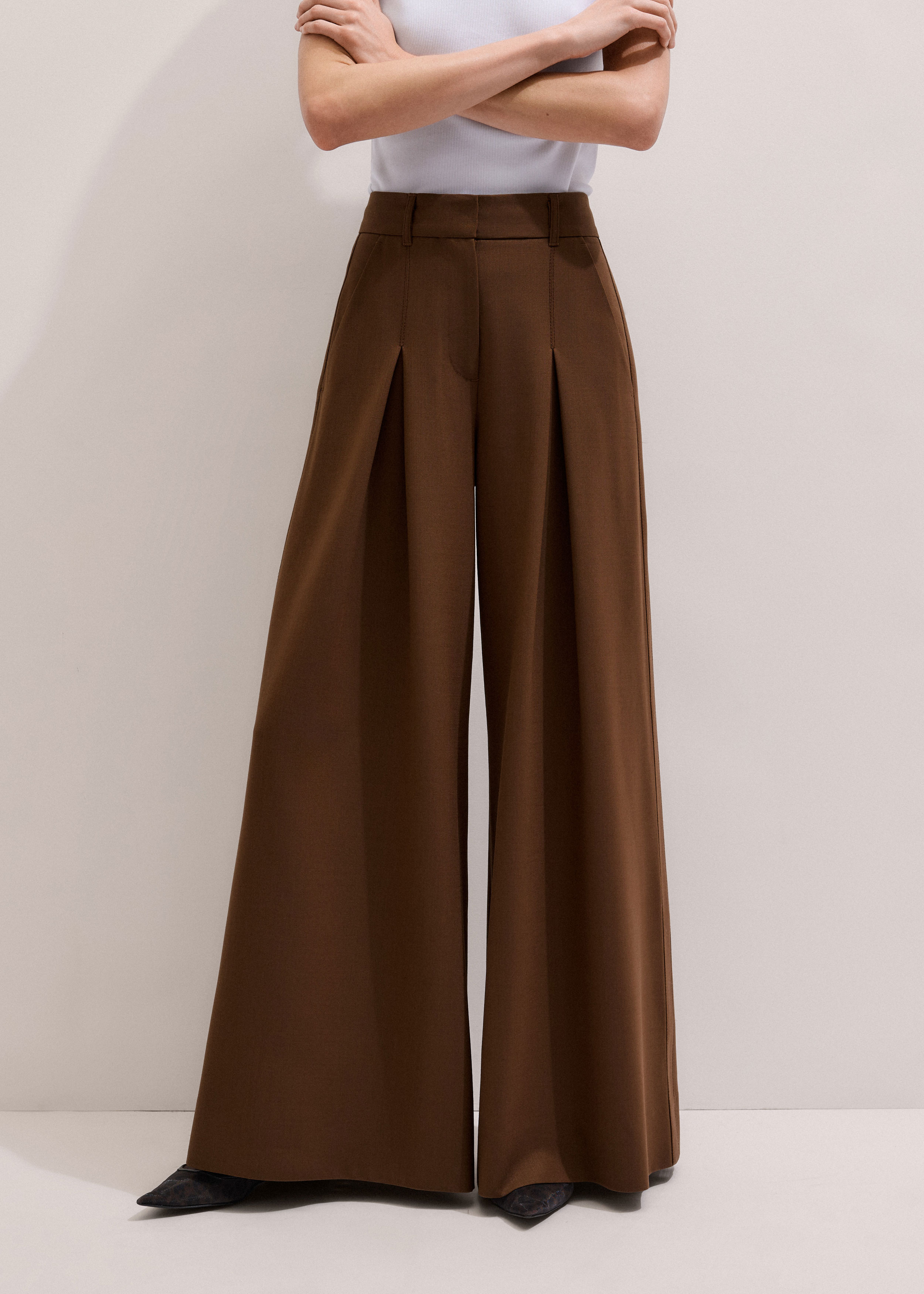 brown and white dresser Shop Lafayette 148 New York Clothing and Suit Separates at SilkRoll. Trade  with us!
