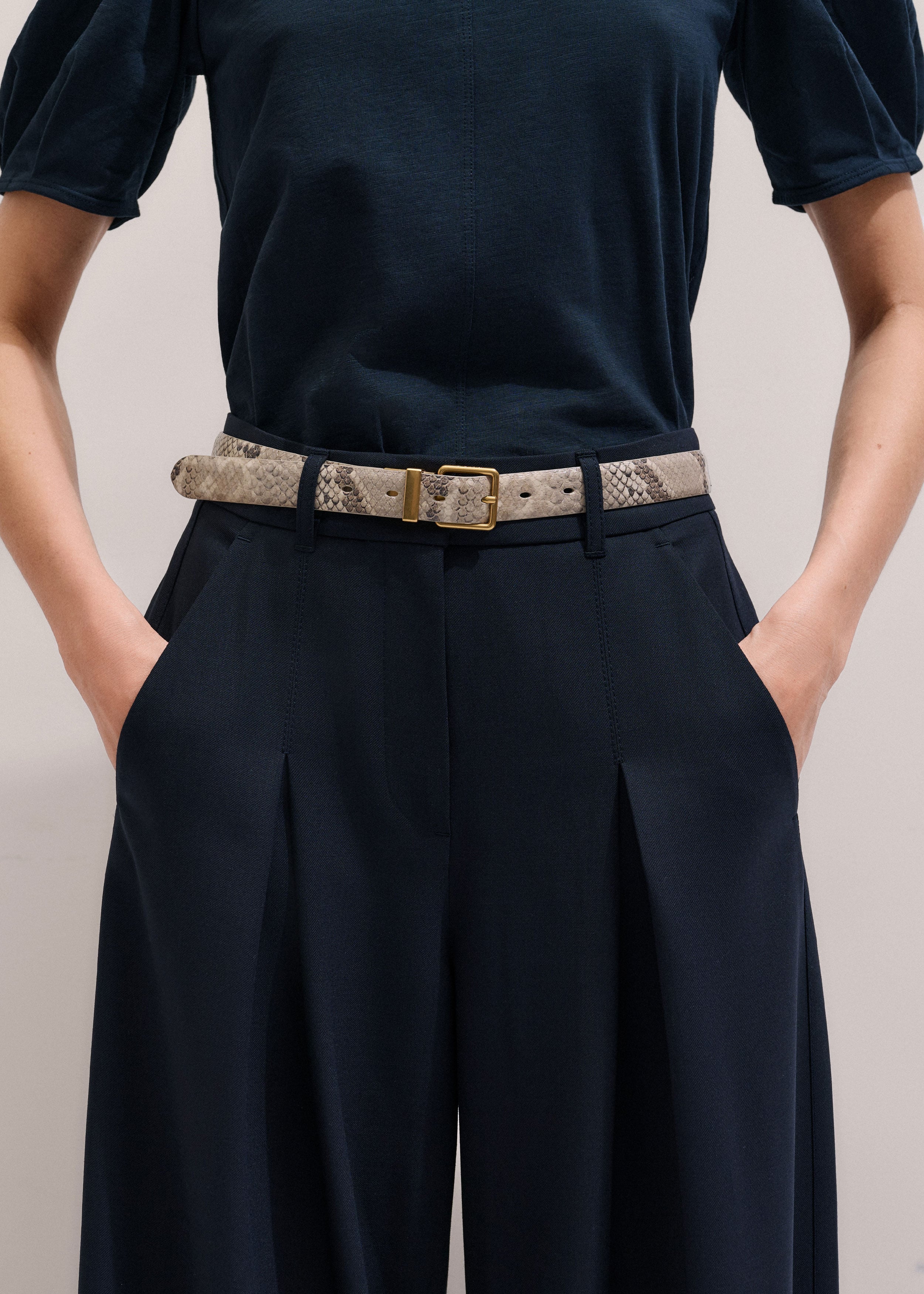 MARKA FRENCH SEAM WIDE PANTS イージー ネイビー 2 Women's Navy Ultimate Very Wide-Leg Pant | ME+EM
