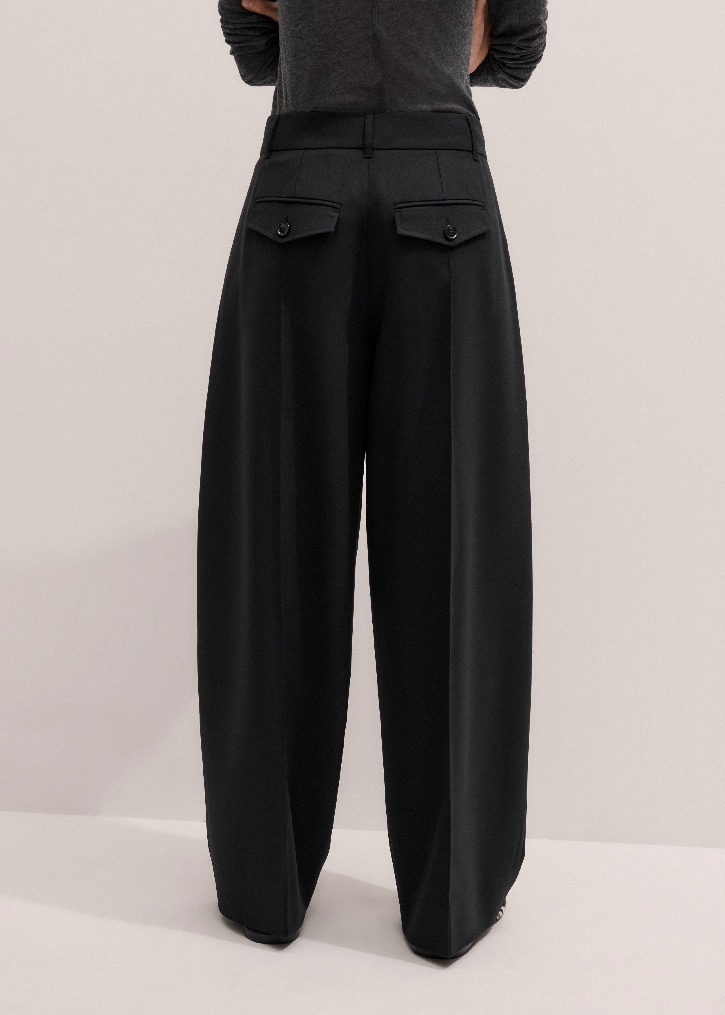 Women's Black Pintuck Taper Pant | ME+EM