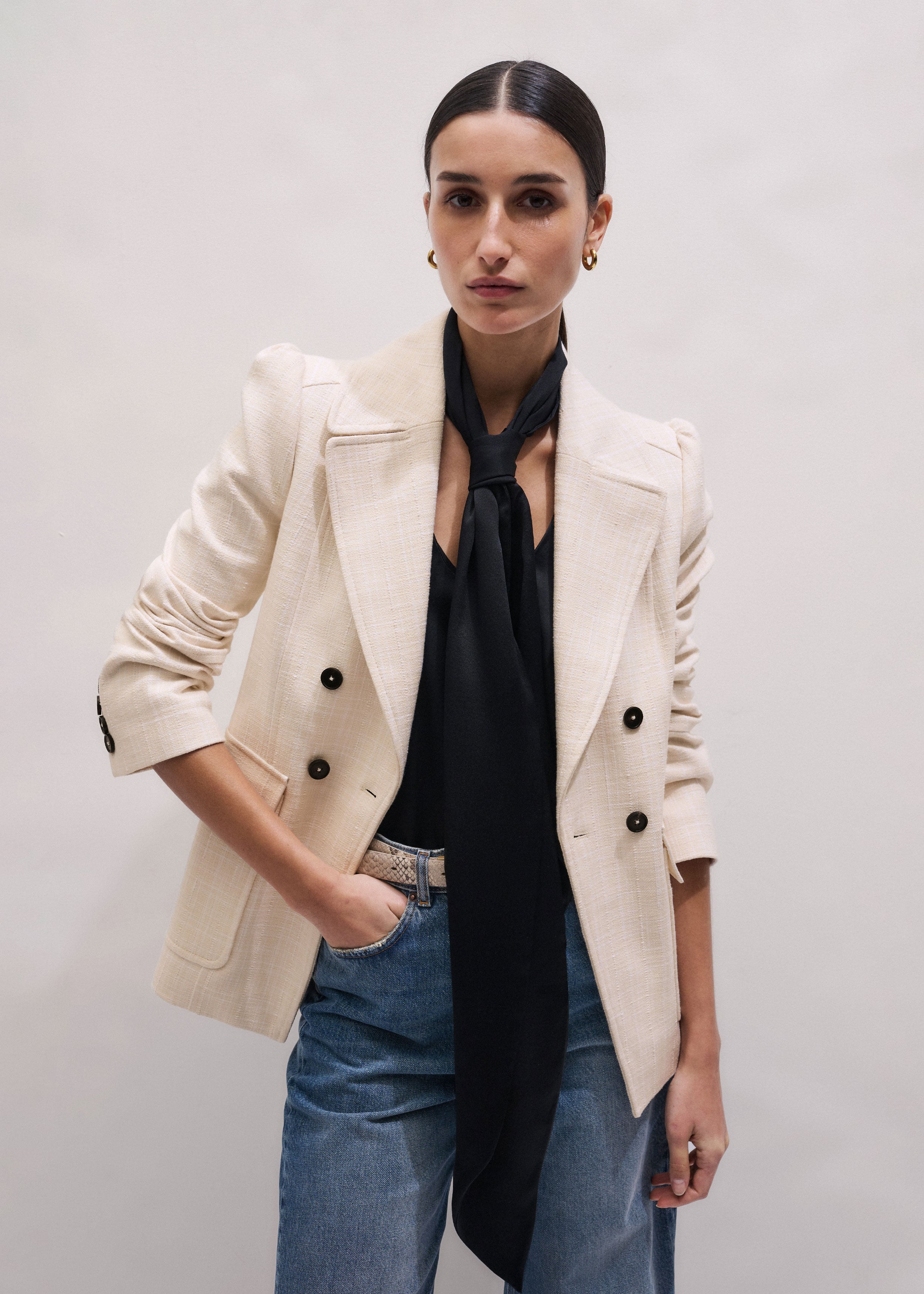 Feminine Sleeve Blazer