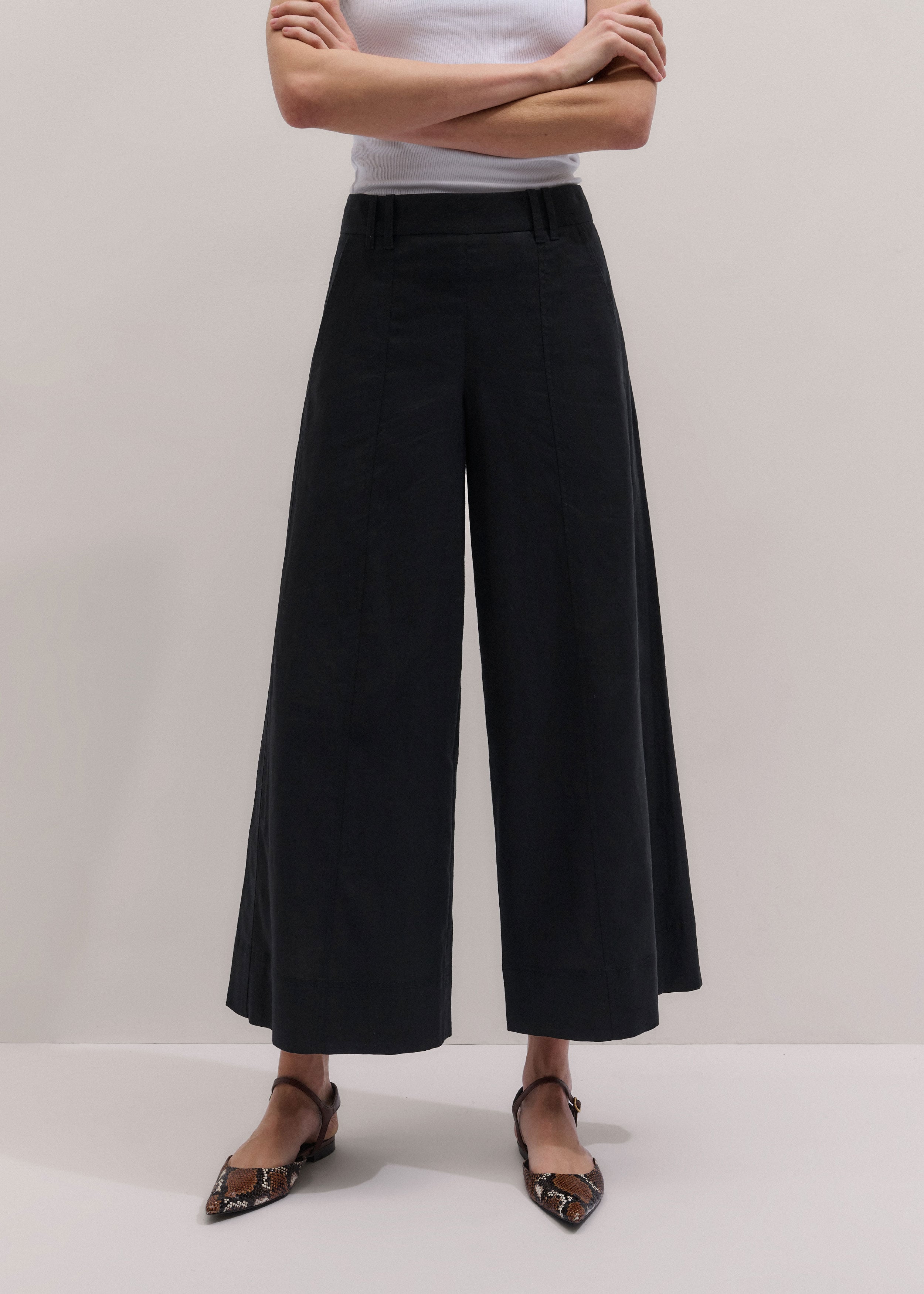 Women's Black Crop Wide-Leg Pant | ME+EM