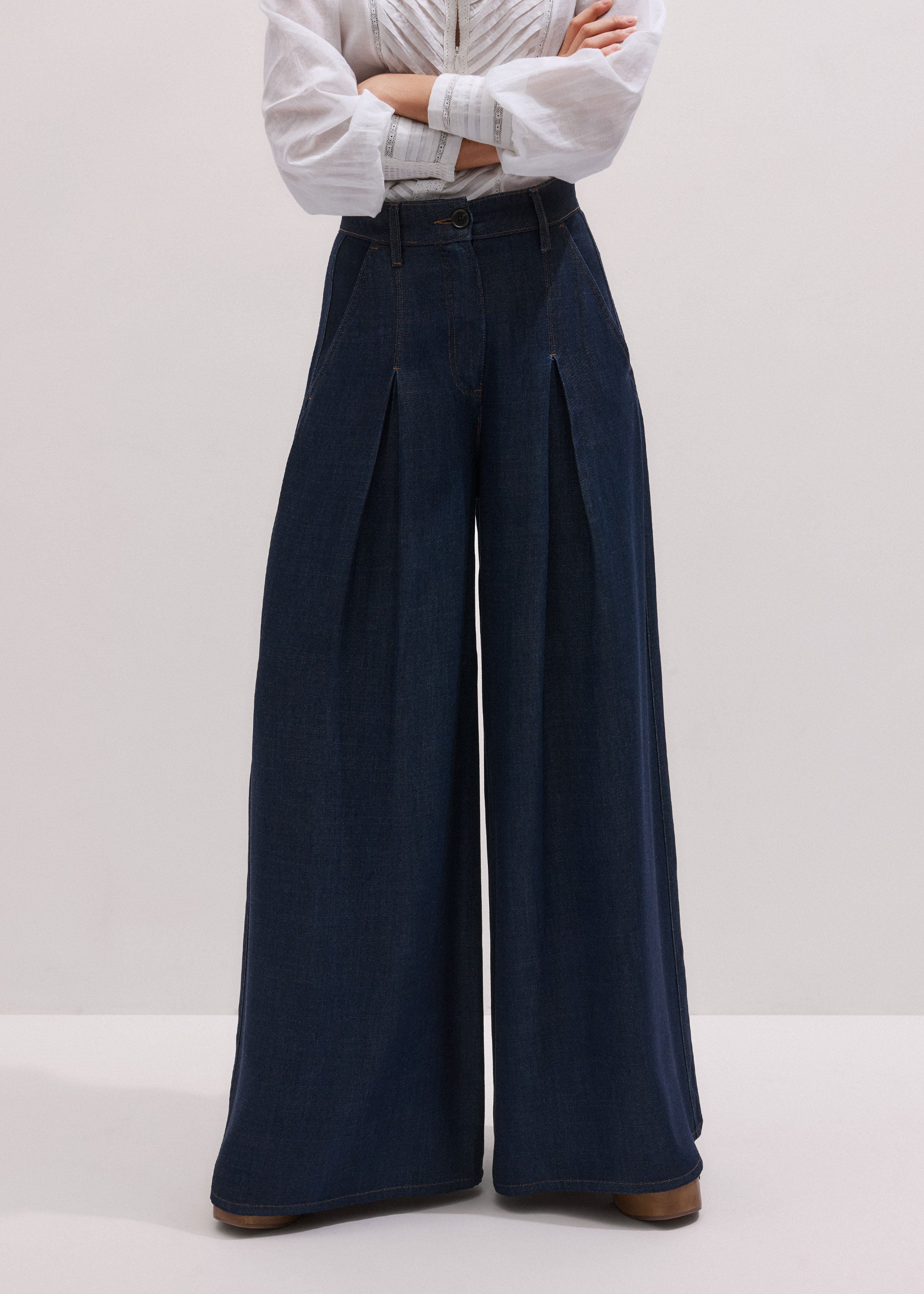 Very Wide-Leg Trouser
