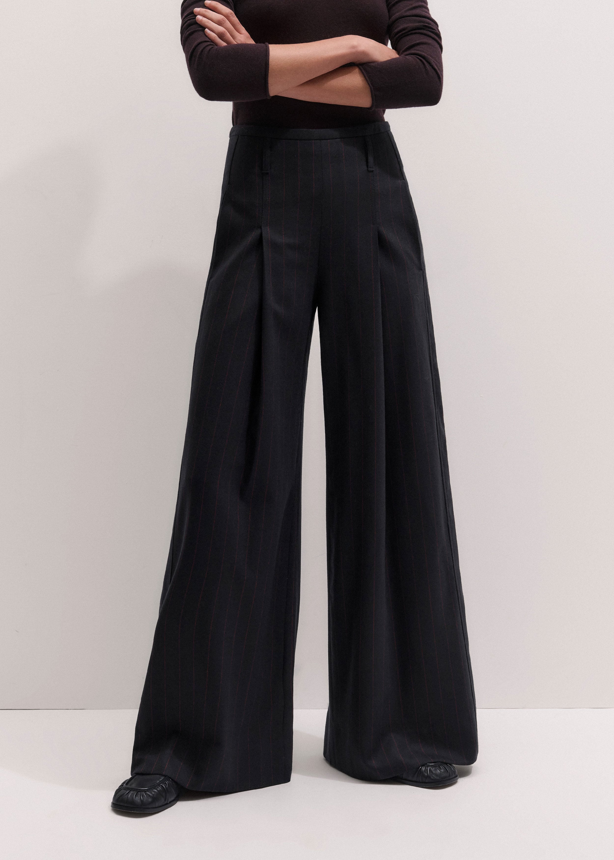Pleat Wide-Leg Trouser